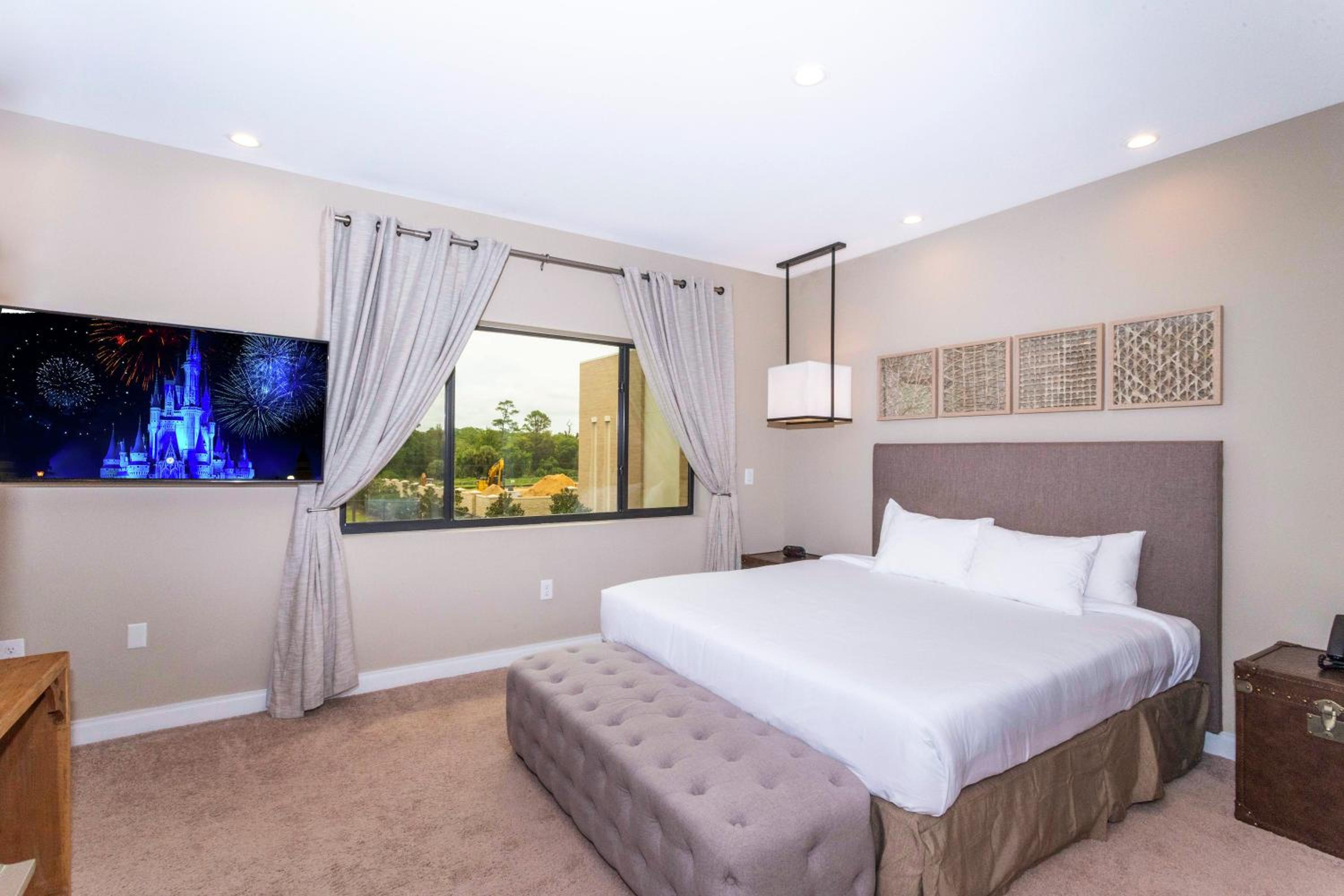 Gorgeous 4Bd Close to Disney @ Magic Village 7581