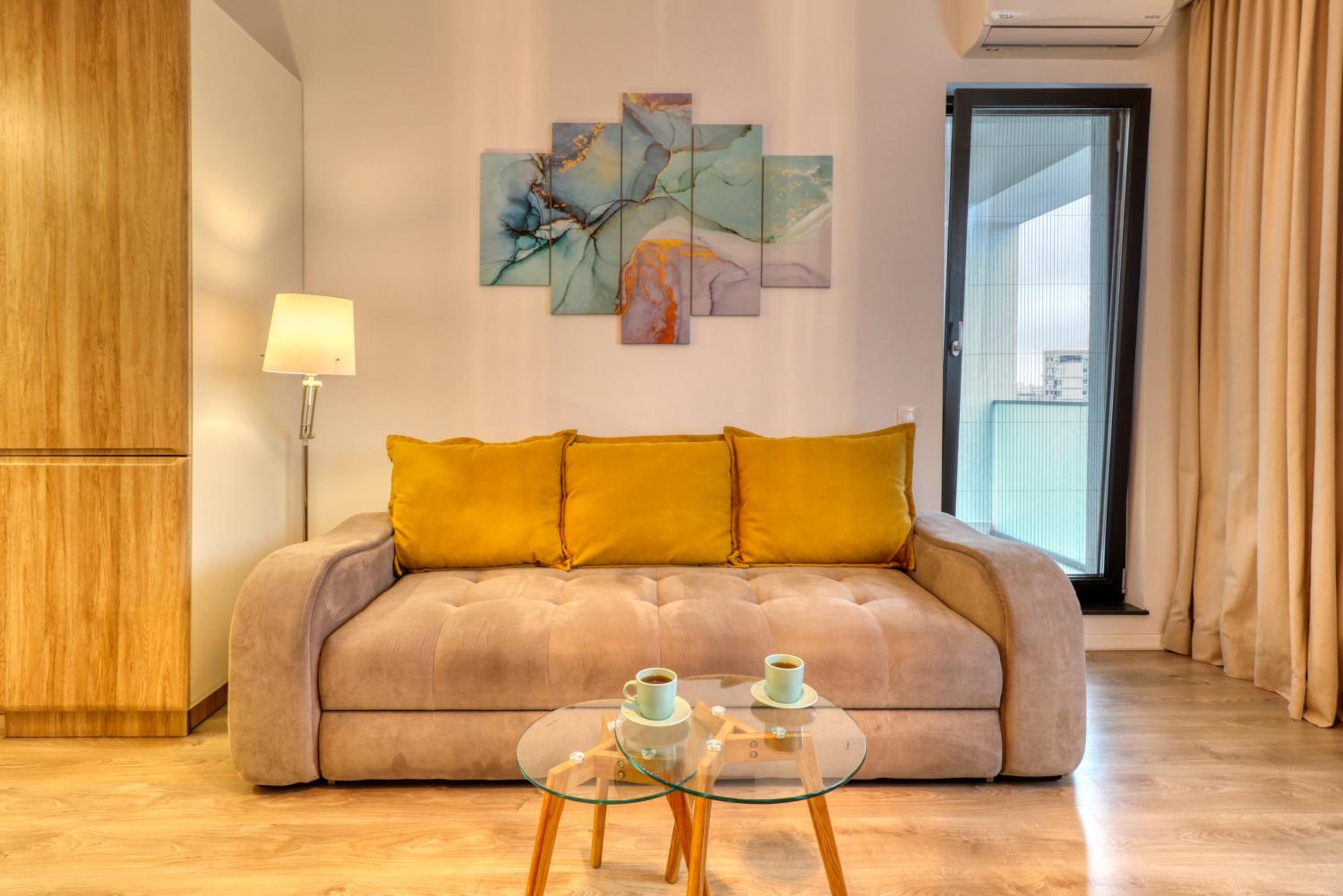 Relaxation Station - My Charming, Cosy&Inviting Apt - Smart Thermostat - Private Parking - IOR Park - Long Term Price Cuts view 5