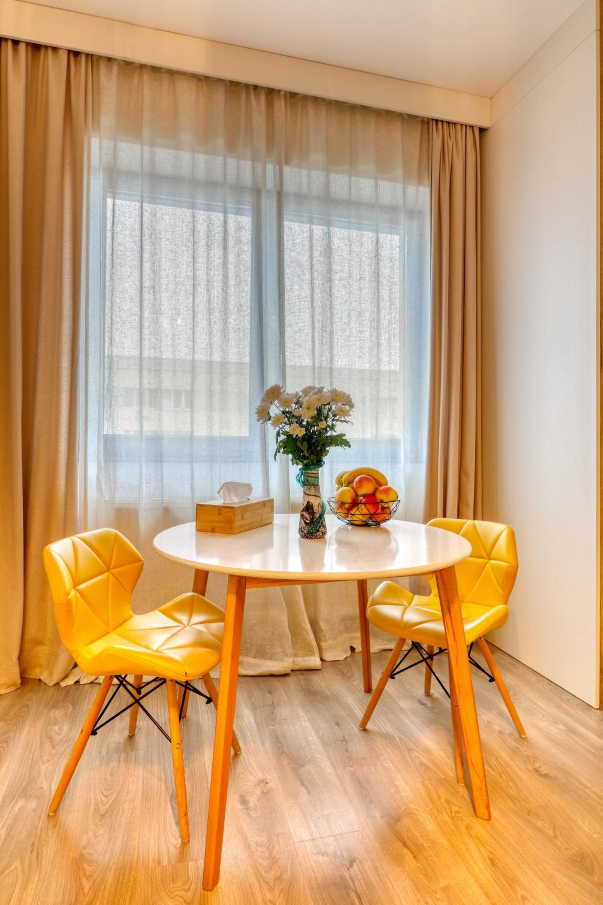 Relaxation Station - My Charming, Cosy&Inviting Apt - Smart Thermostat - Private Parking - IOR Park - Long Term Price Cuts view 4