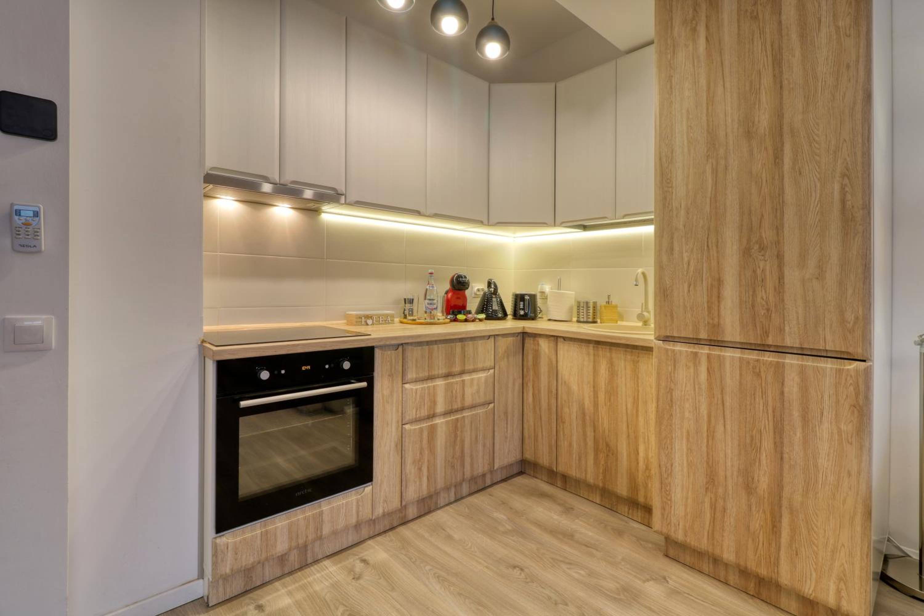Relaxation Station - My Charming, Cosy&Inviting Apt - Smart Thermostat - Private Parking - IOR Park - Long Term Price Cuts view 3
