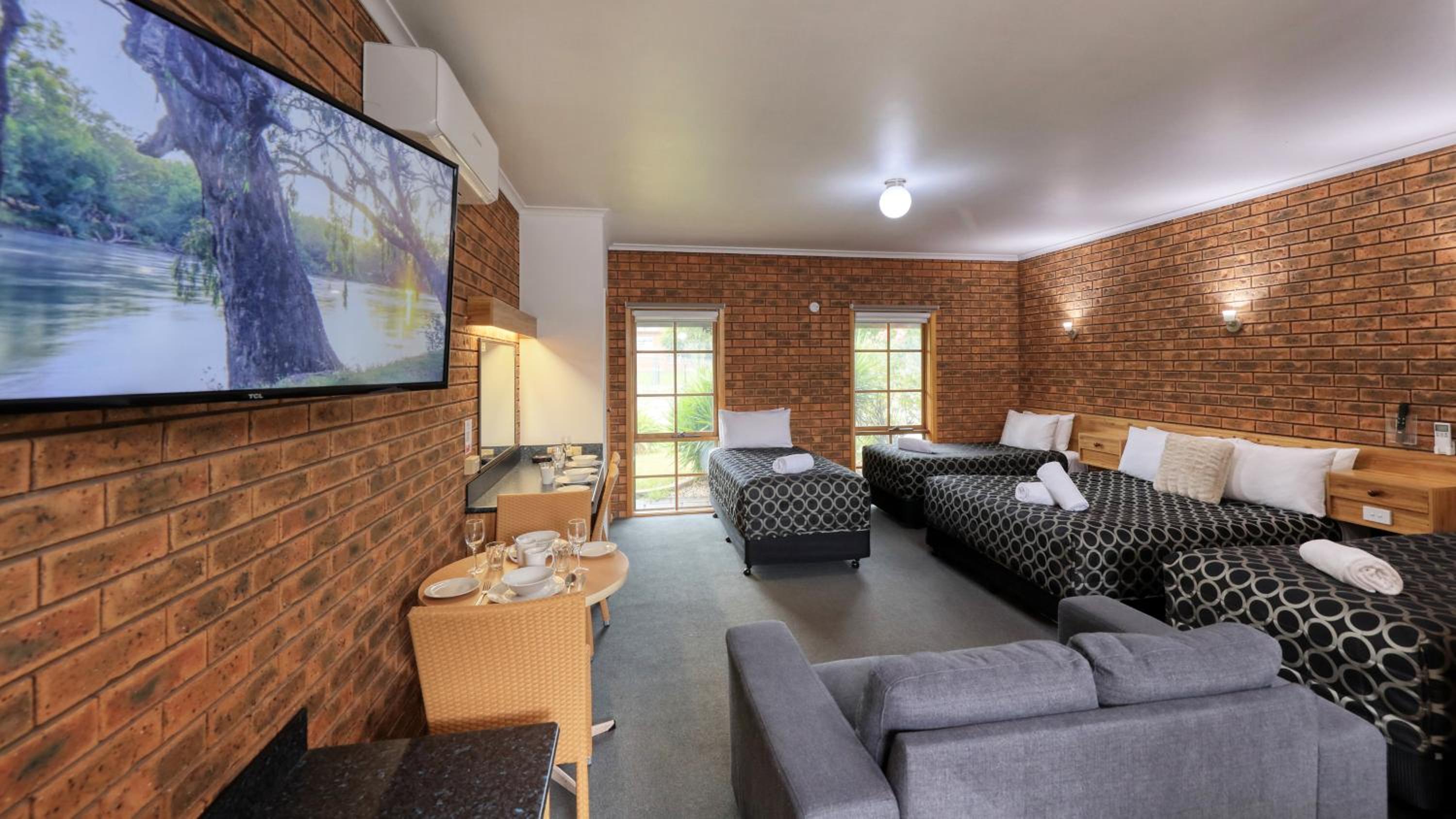 The Cottage Motor Inn Albury CBD