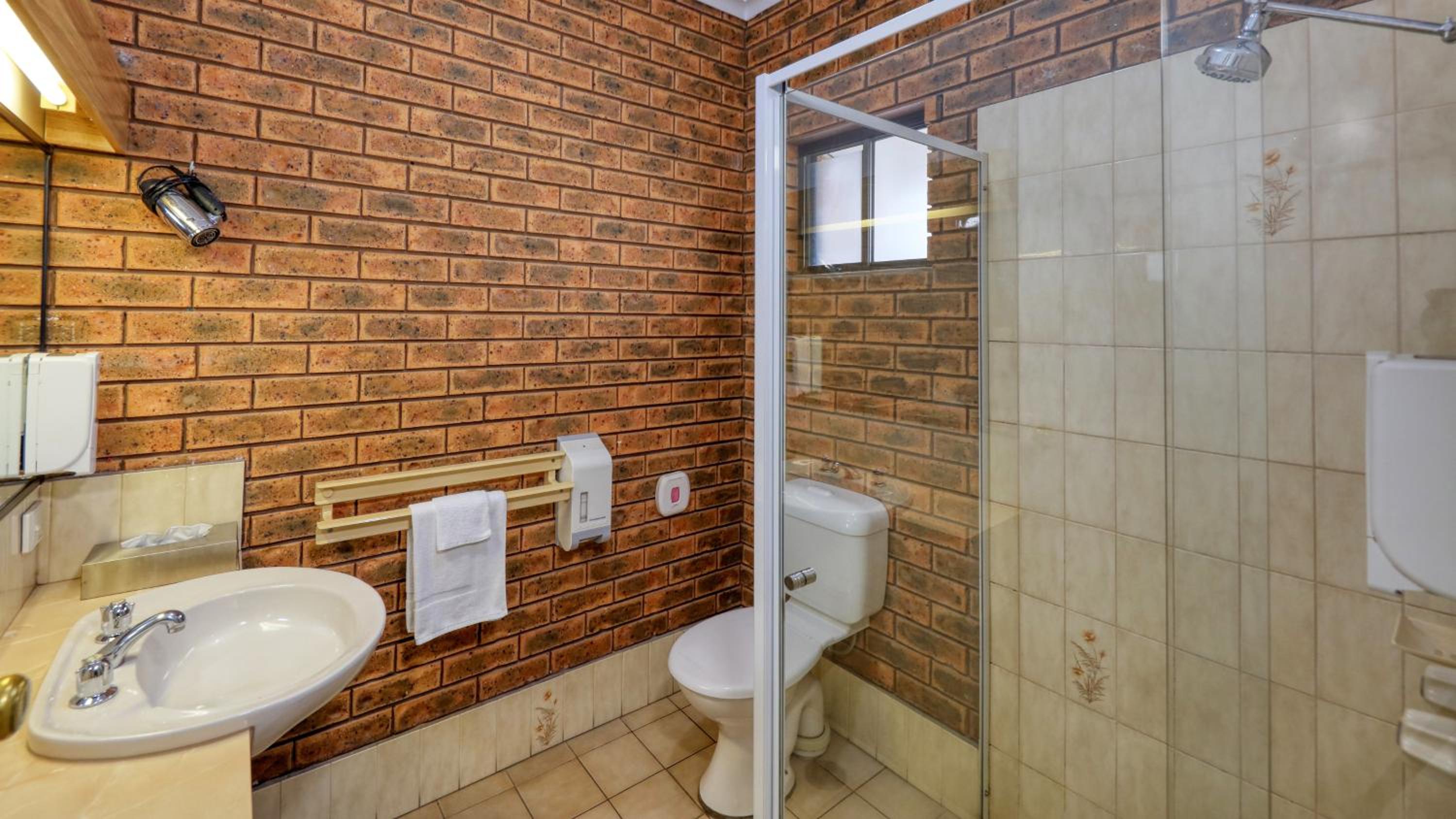 The Cottage Motor Inn Albury CBD
