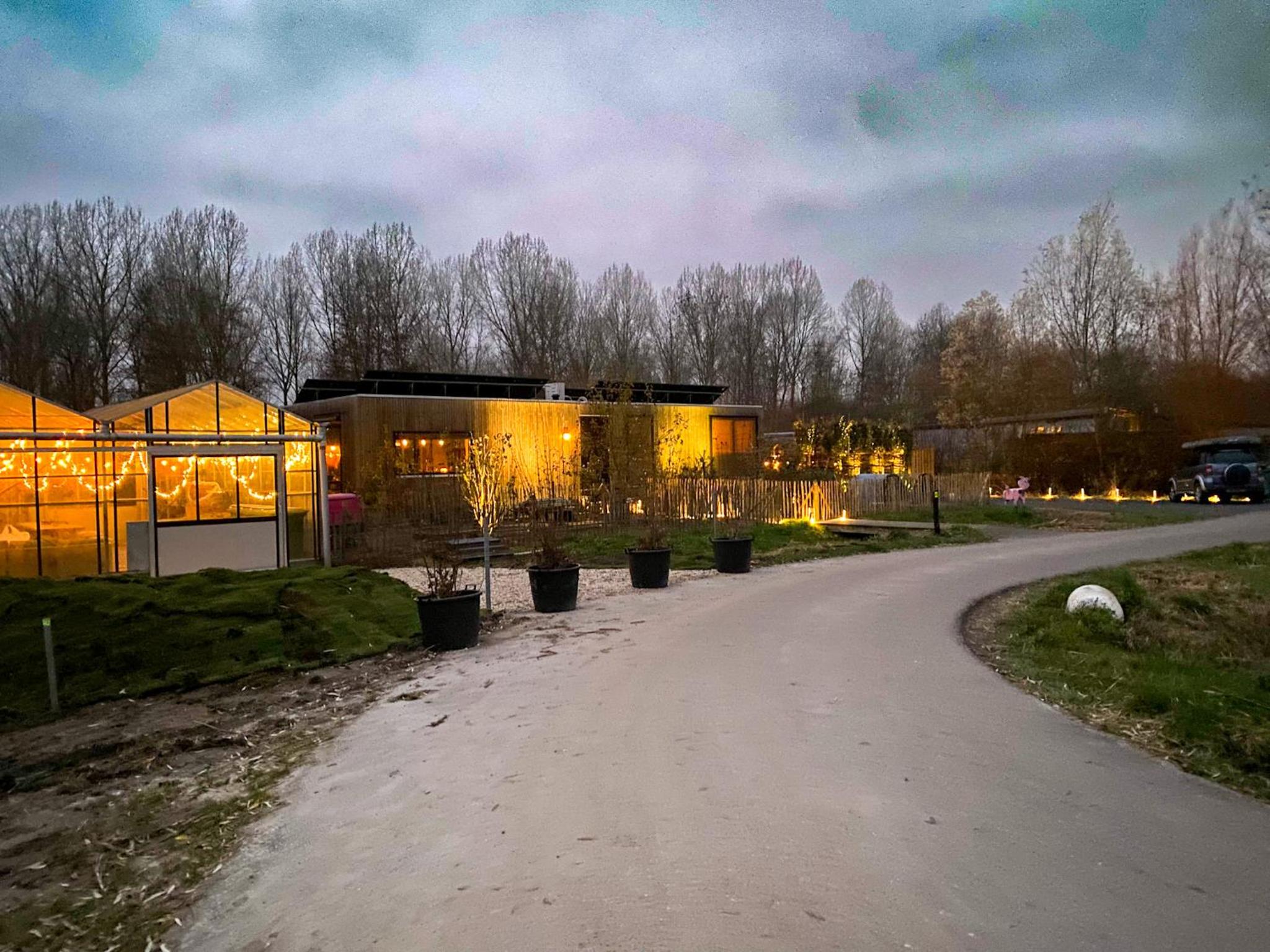 Bed & Wellness Pigs and Pillows with private hottub and sauna and tandembike rental included in price near Amsterdam