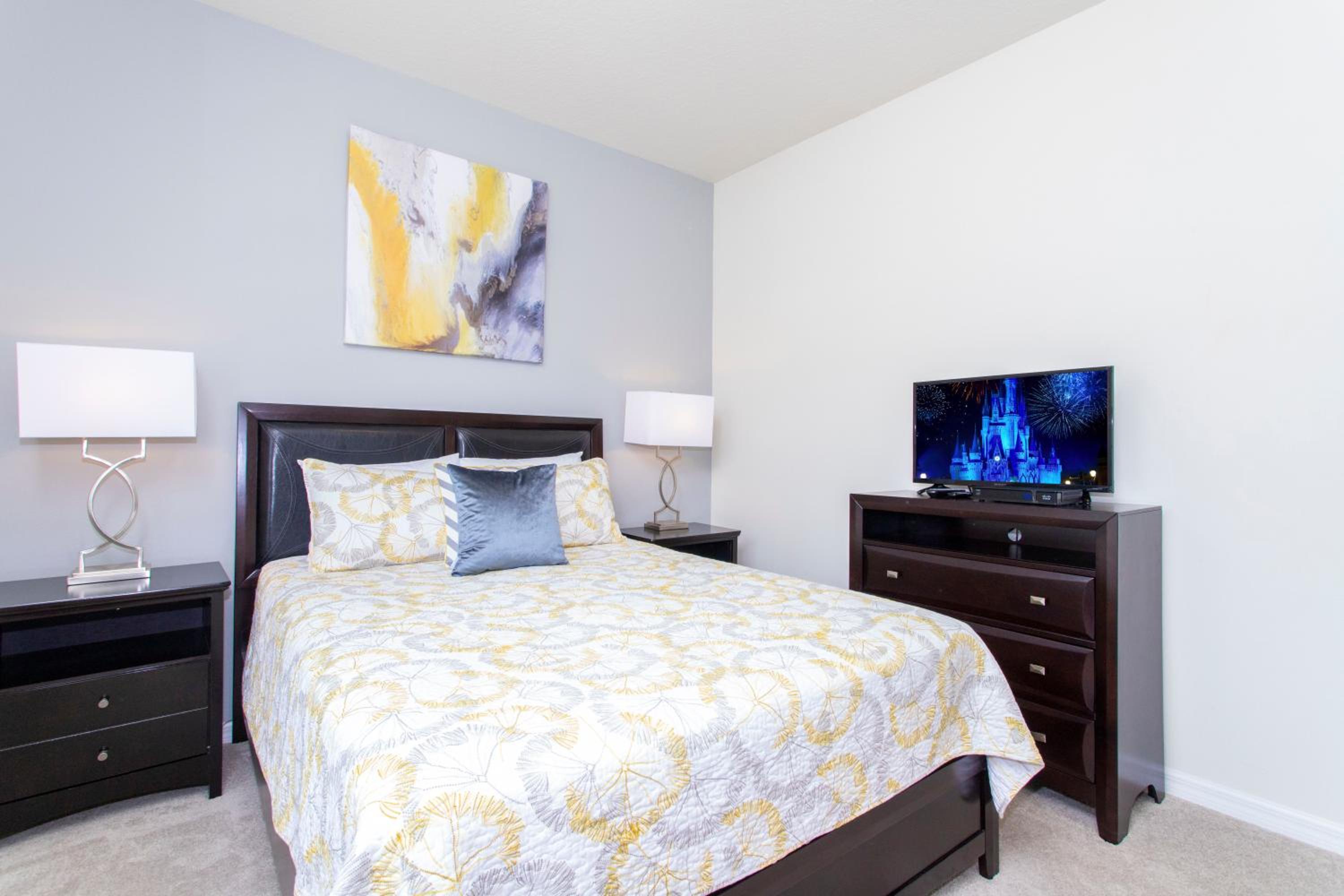 Splendid 5 Bd w/ Pool @ Windsor Westside 8921