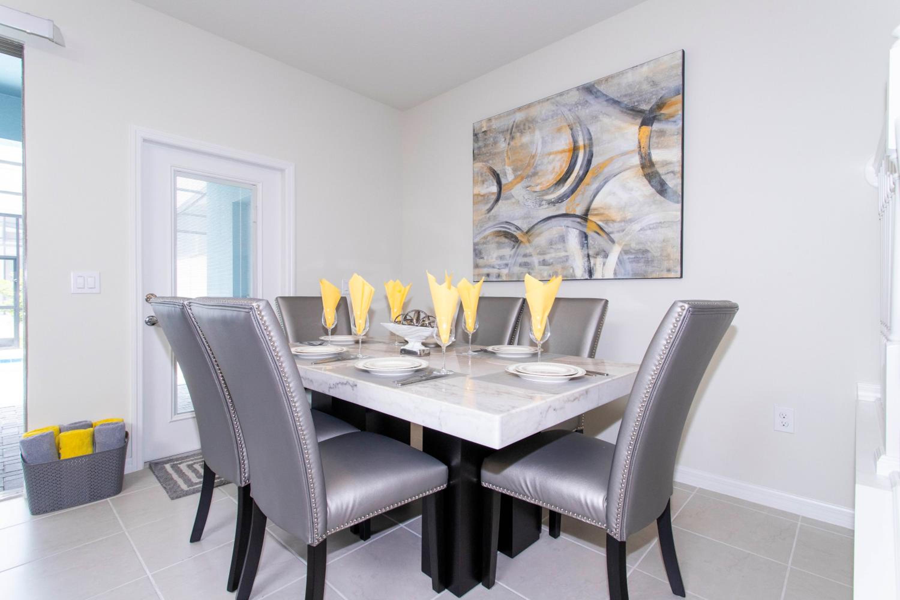 Splendid 5 Bd w/ Pool @ Windsor Westside 8921