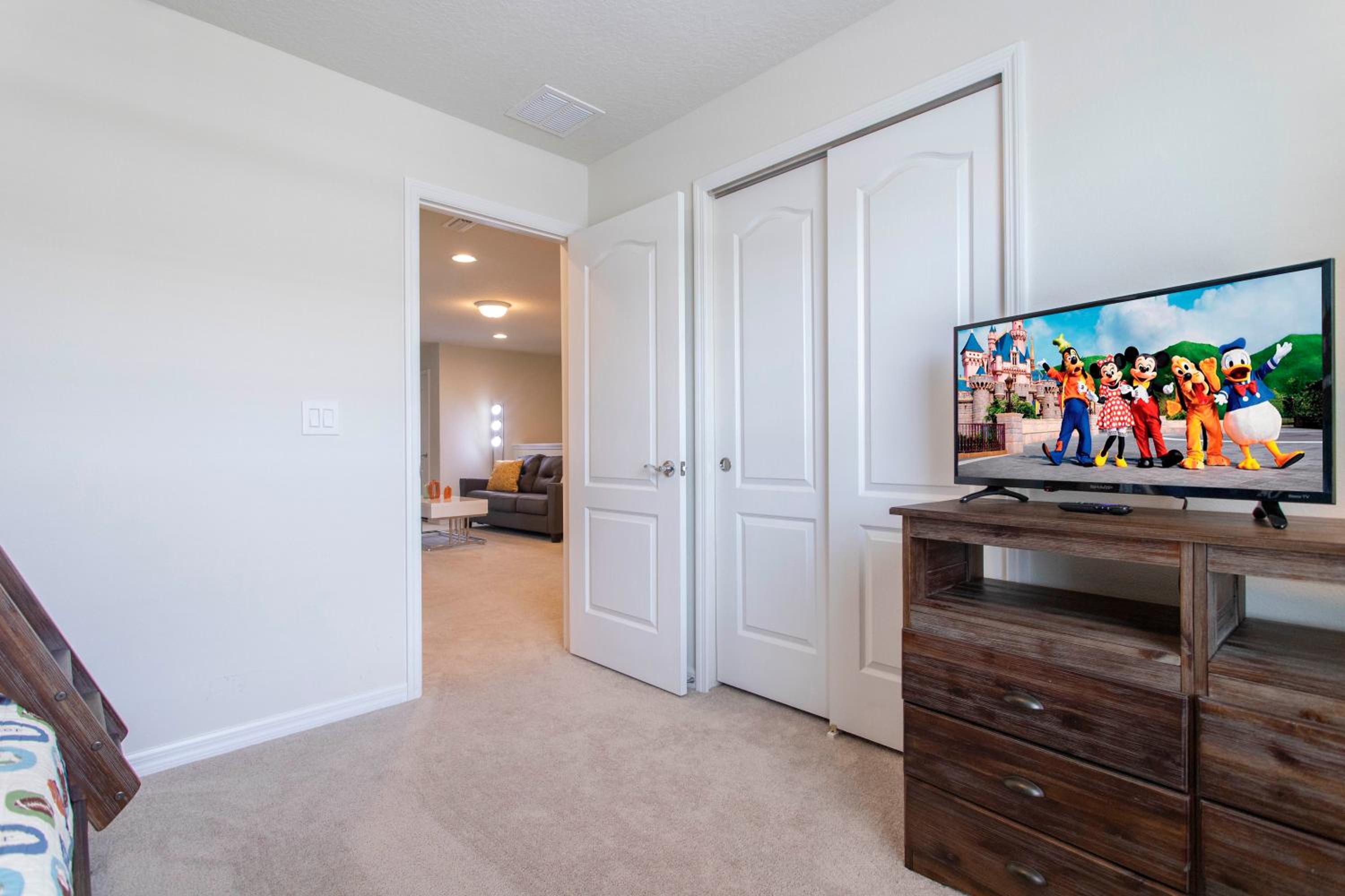 Splendid 5 Bd w/ Pool @ Windsor Westside 8921
