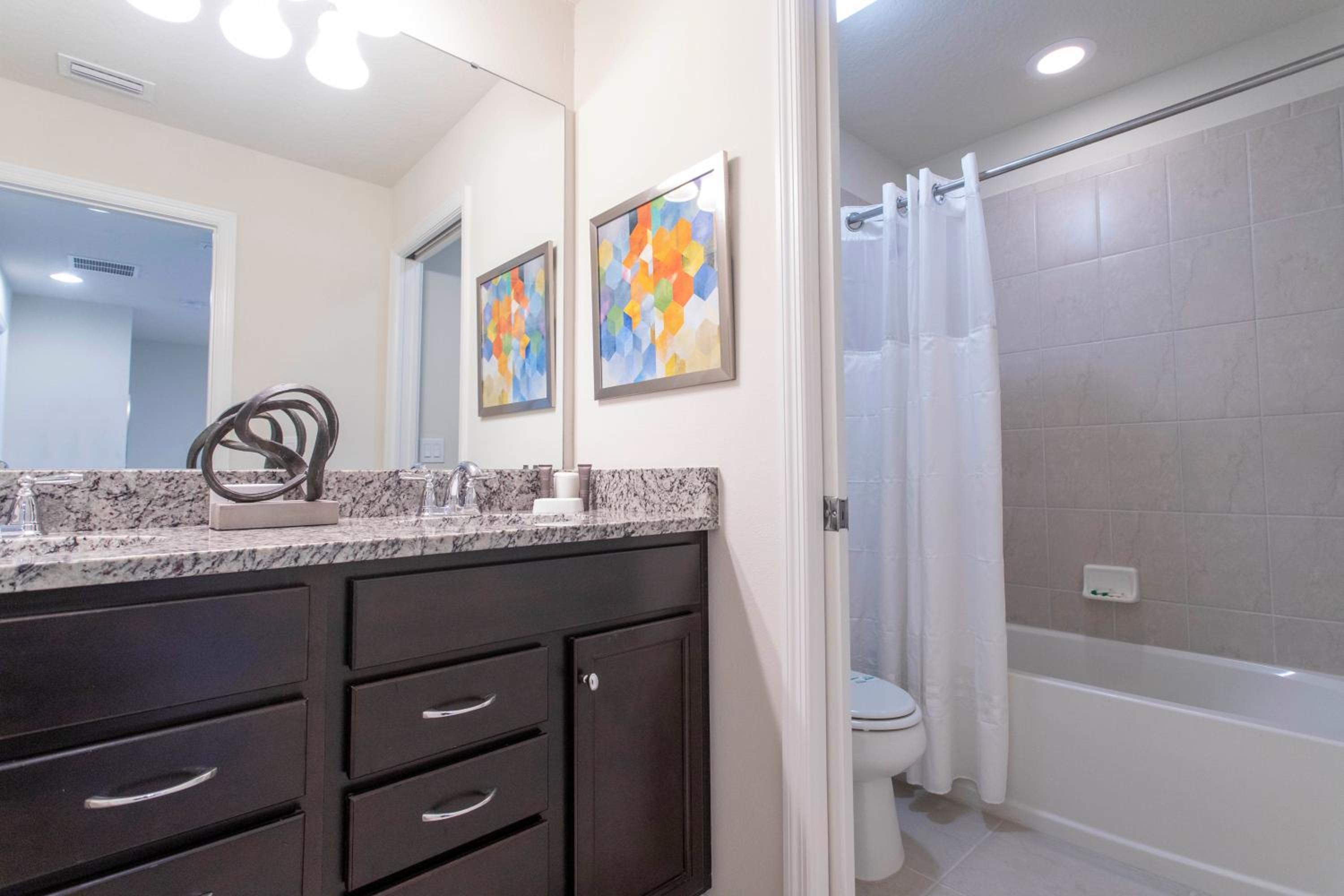 Splendid 5 Bd w/ Pool @ Windsor Westside 8921