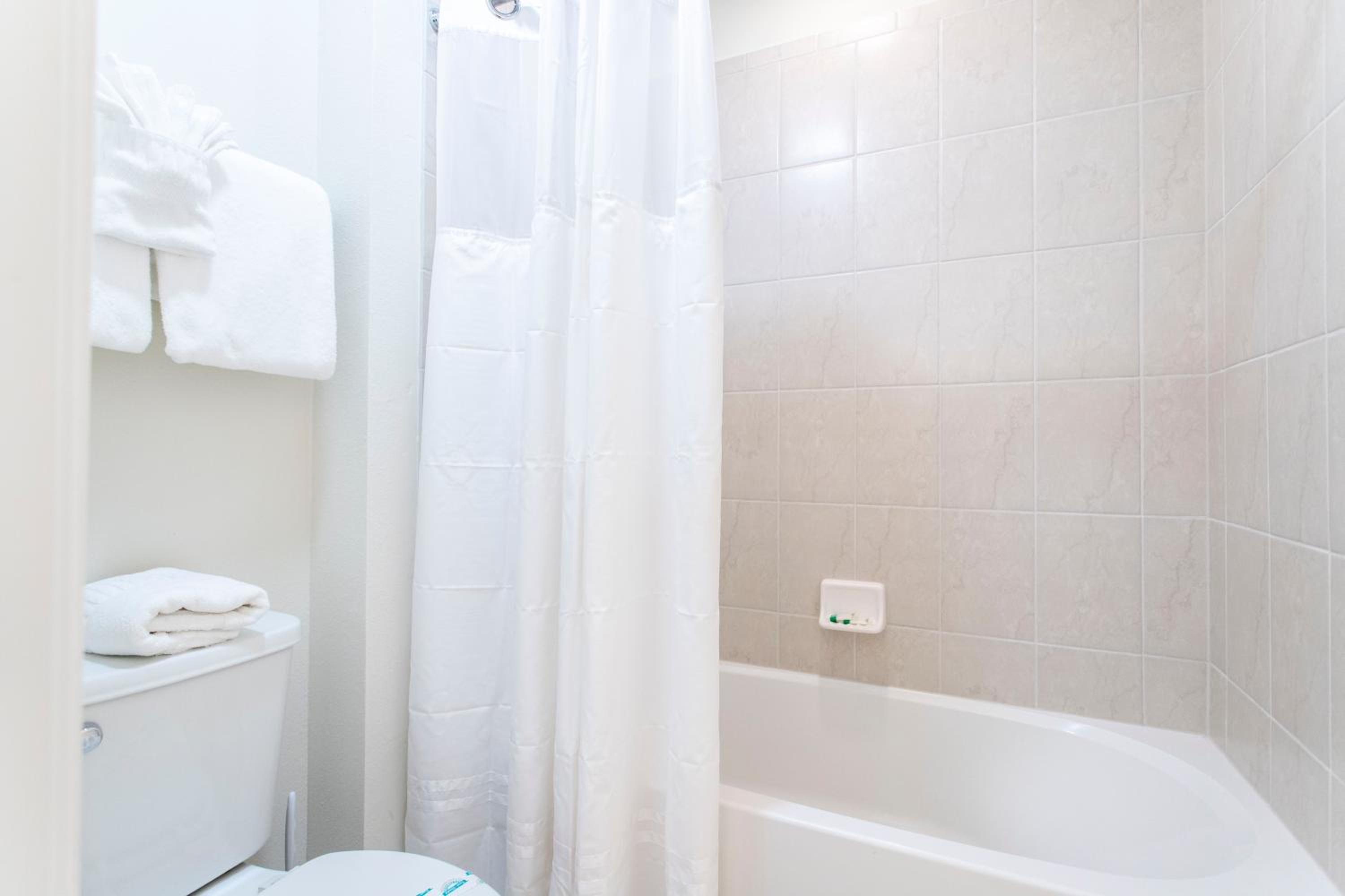 Splendid 5 Bd w/ Pool @ Windsor Westside 8921