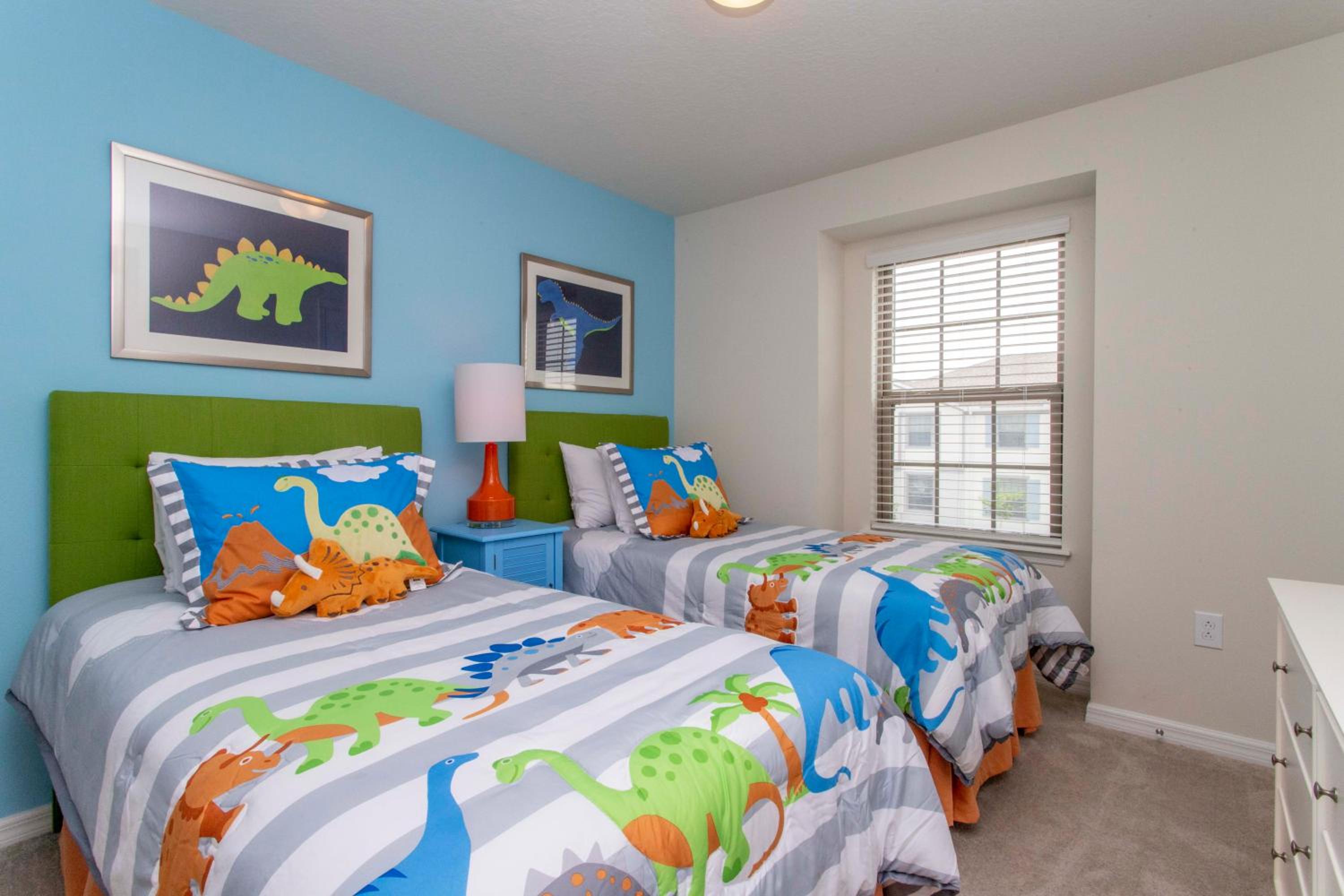 Splendid 5 Bd w/ Pool @ Windsor Westside 8921
