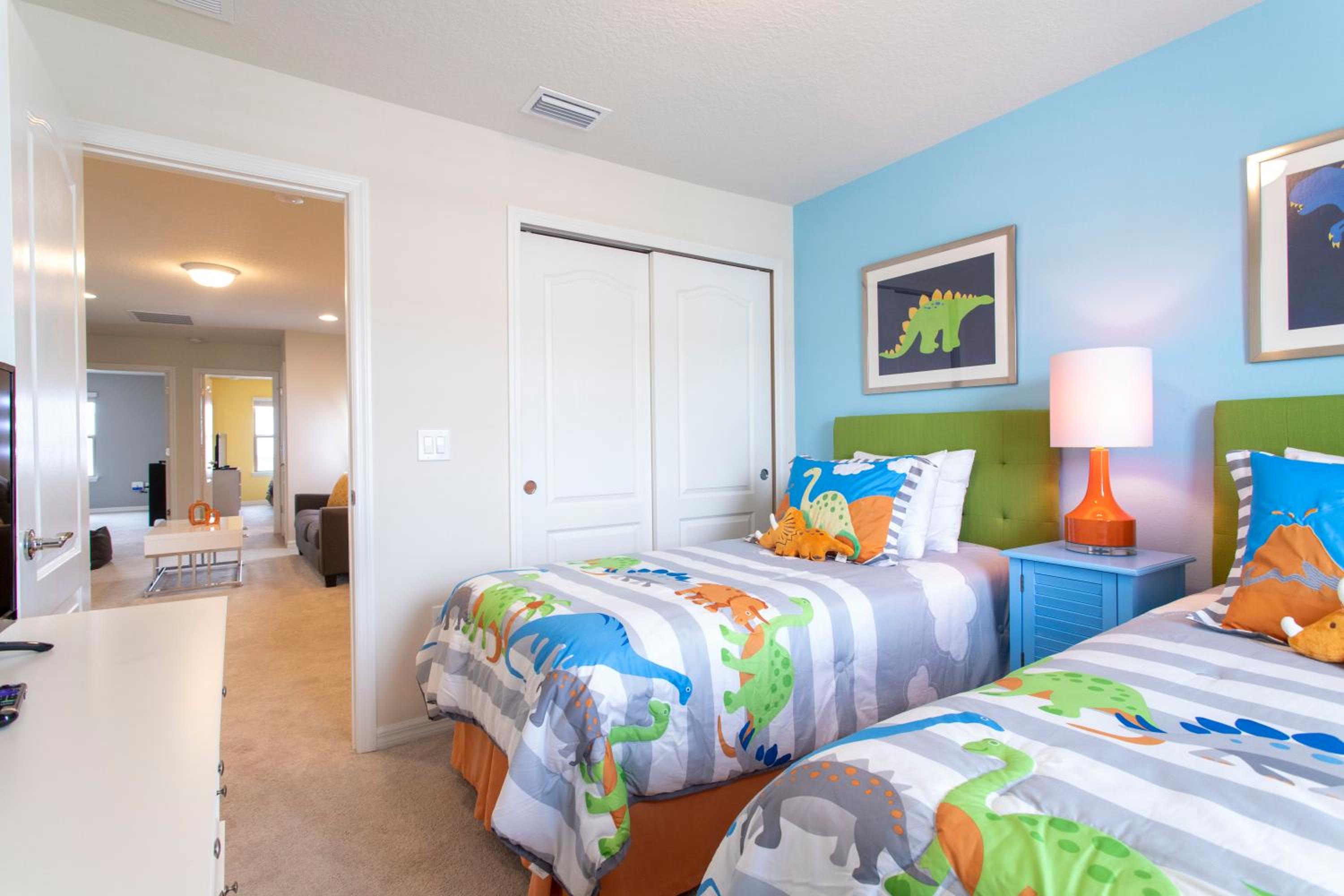 Splendid 5 Bd w/ Pool @ Windsor Westside 8921