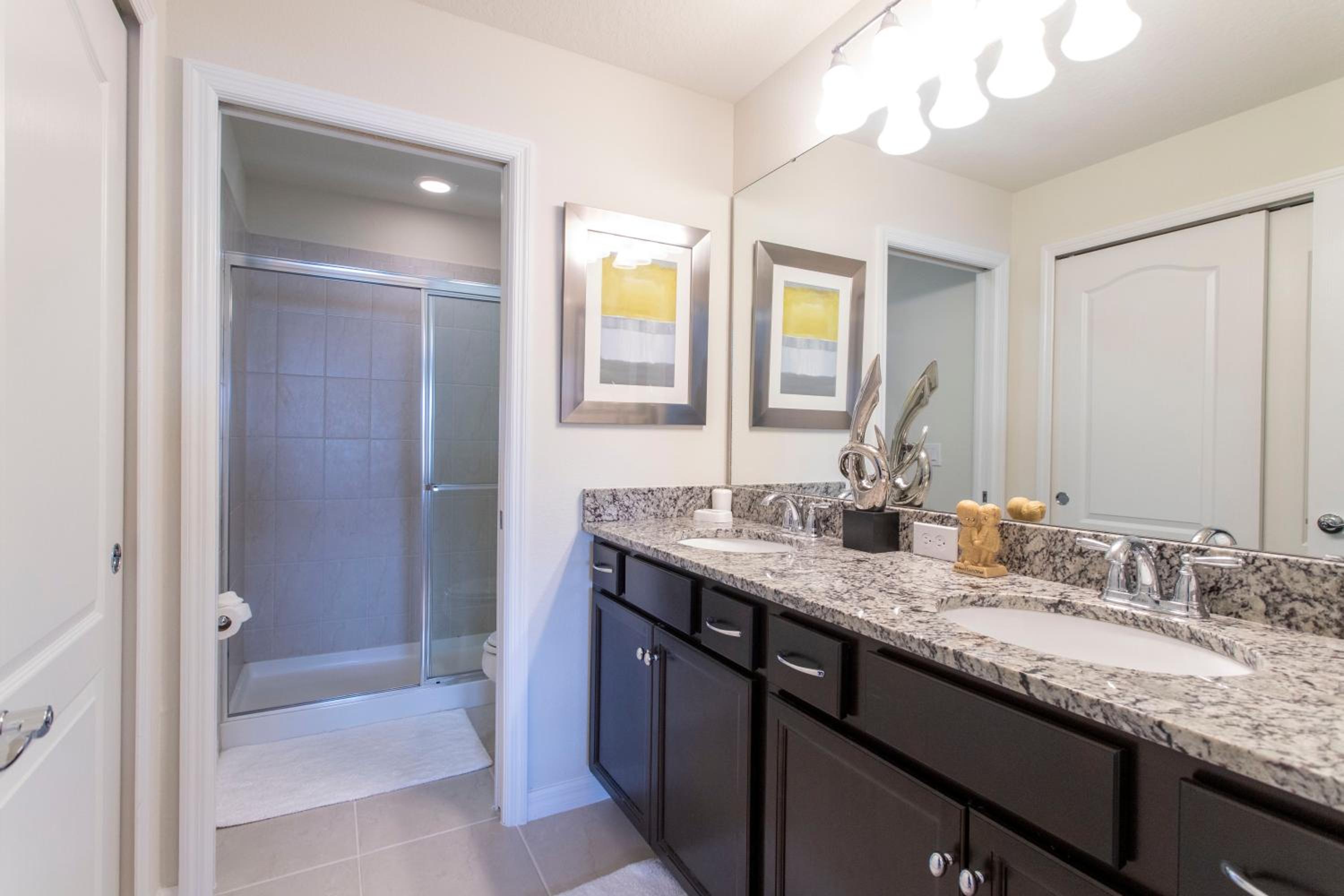 Splendid 5 Bd w/ Pool @ Windsor Westside 8921