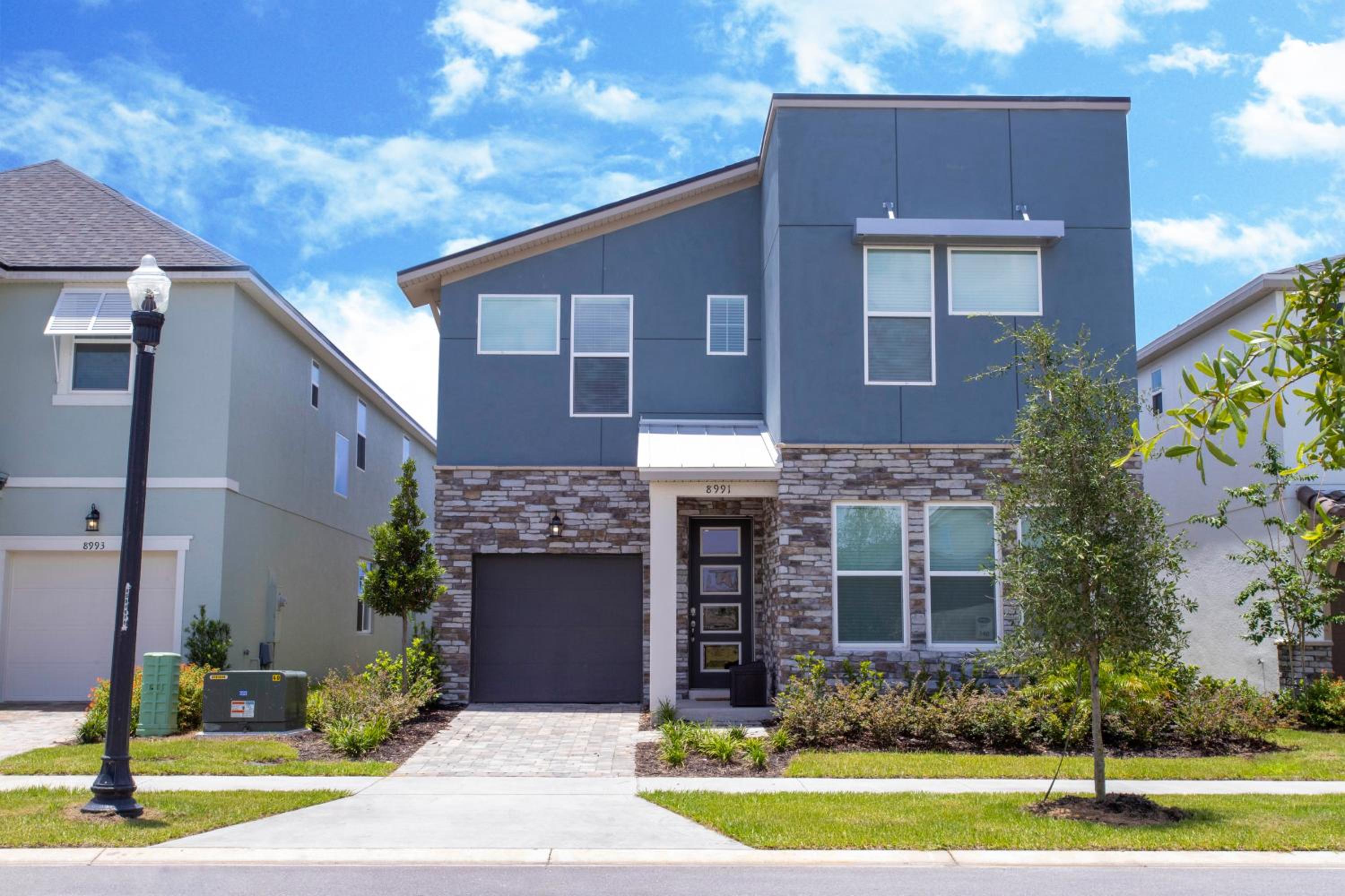 Wonderful 6 Bd Home w/ Game Room and Pool 8991 view 3