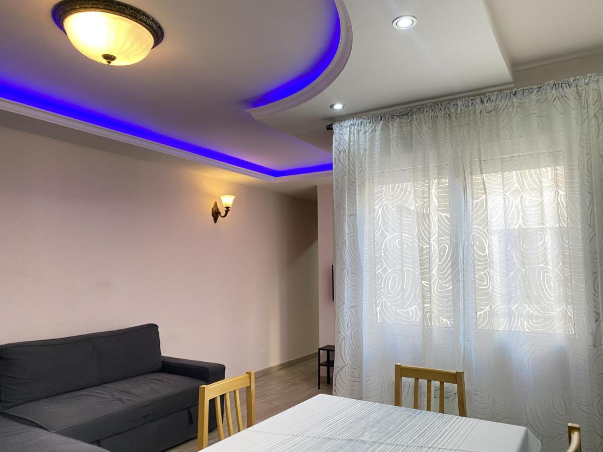 Entire New Apartment 20' from Barcelona photo 3