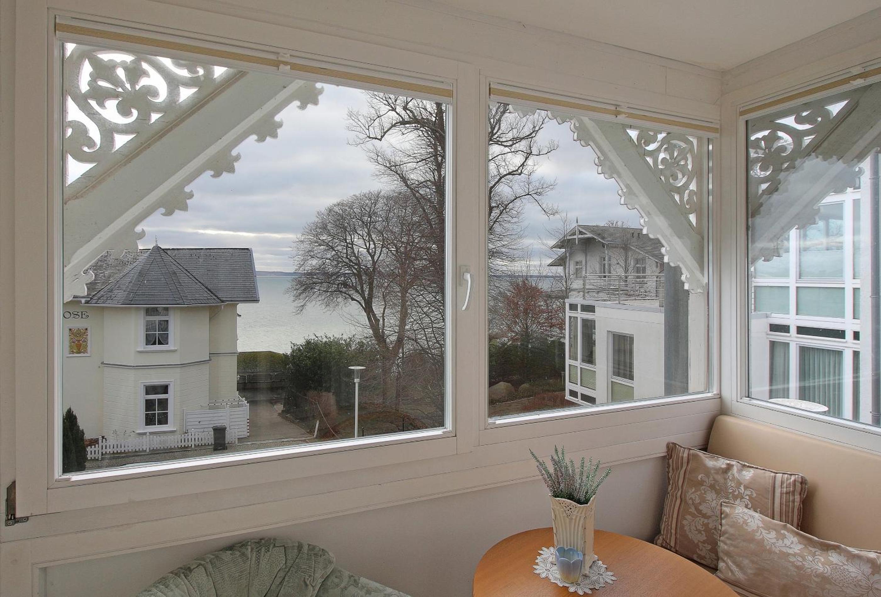 Villa Ostseelilie - Appartements mit Balkon und Meerblick