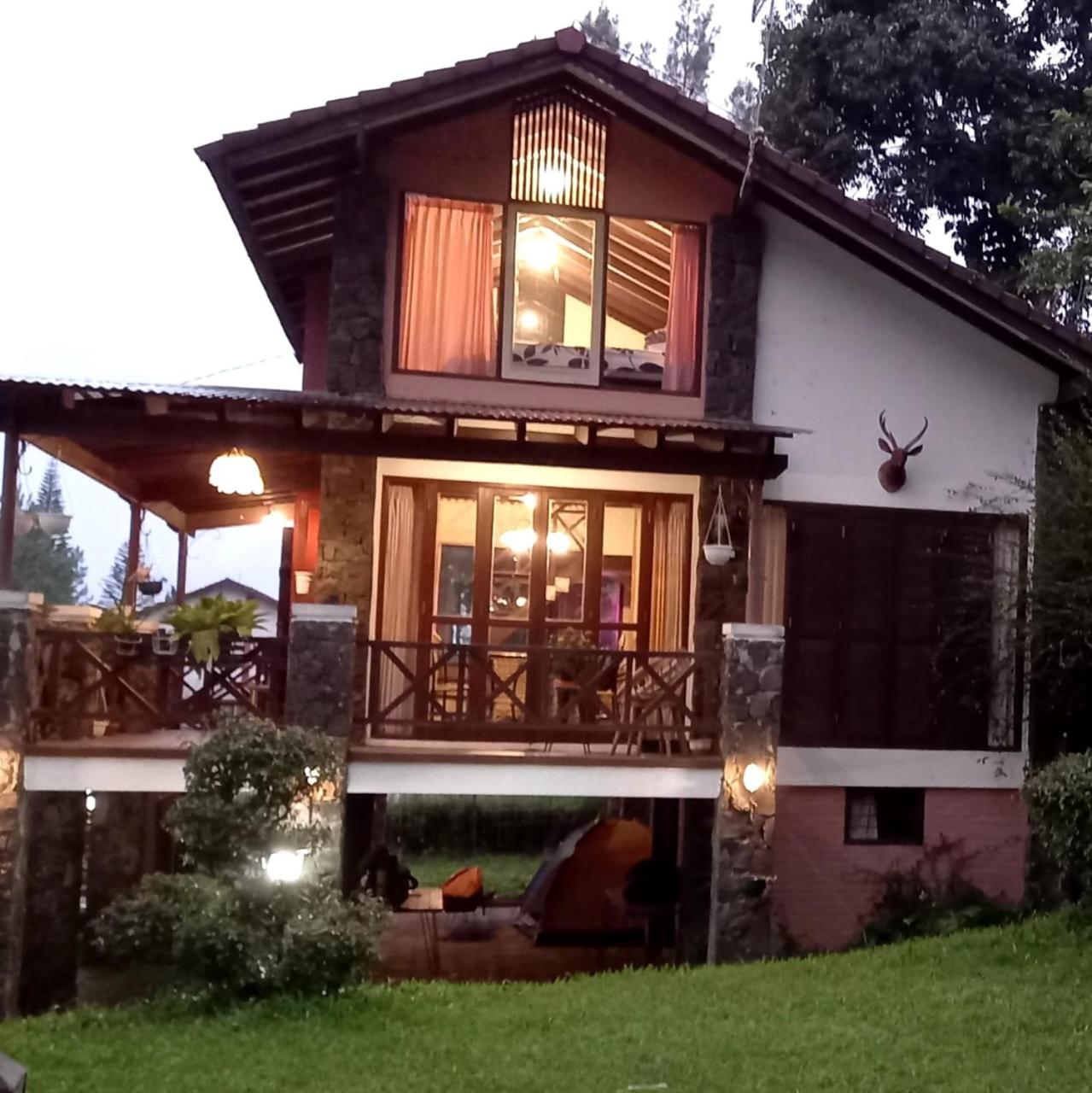 Villa Elisabeth at Villa Istana Bunga, Bandung - 16