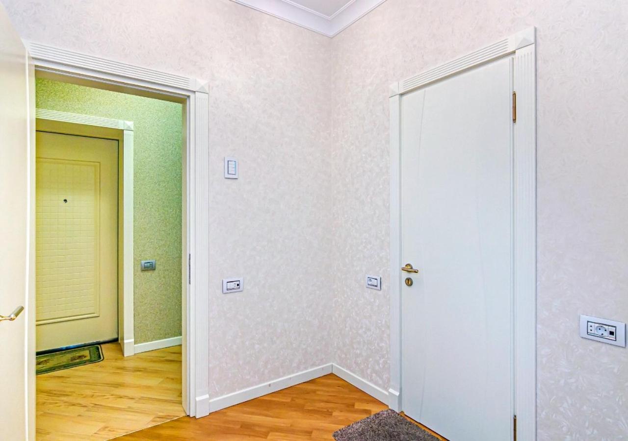 Modern Apartment by Rashida