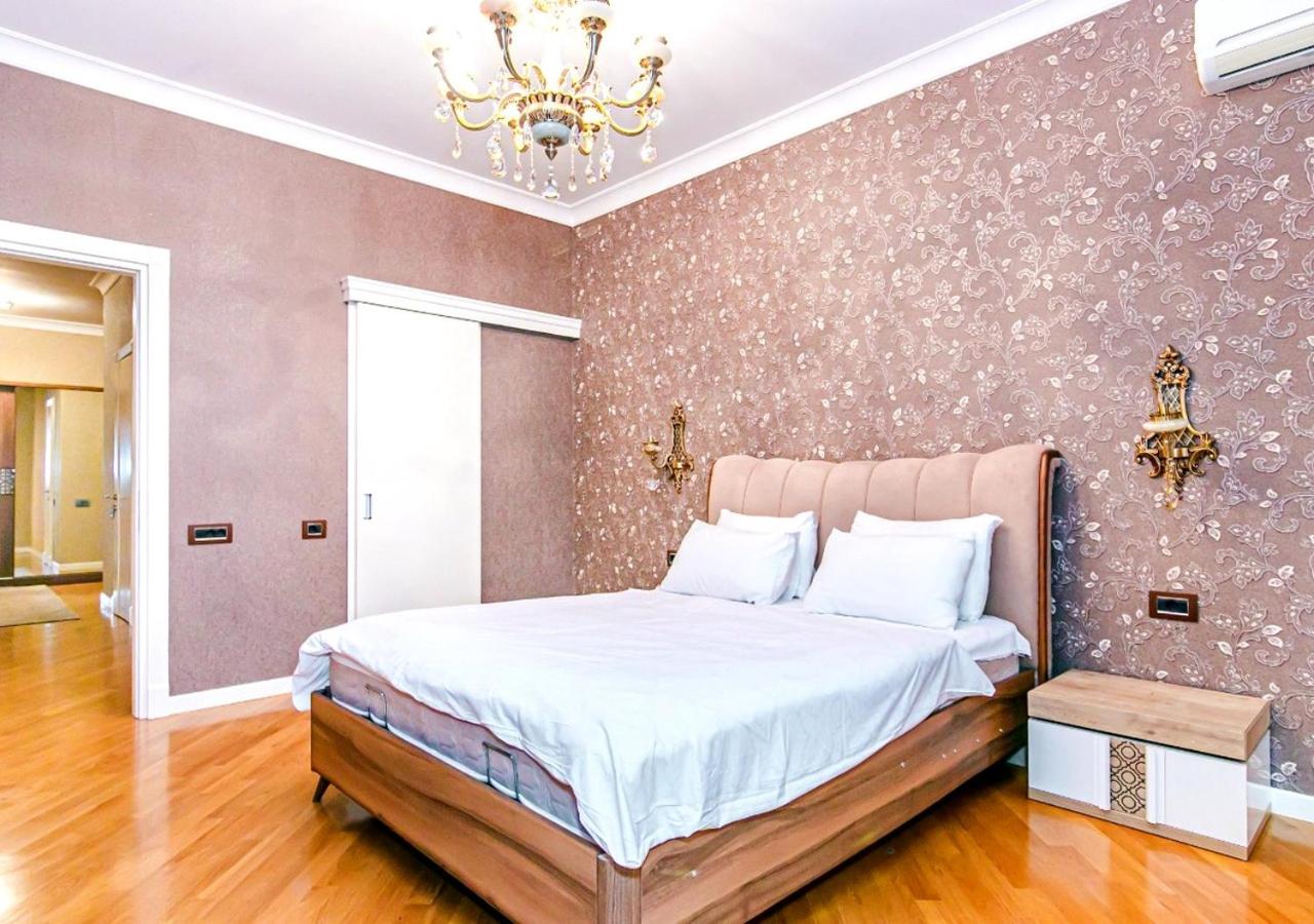 Modern Apartment by Rashida