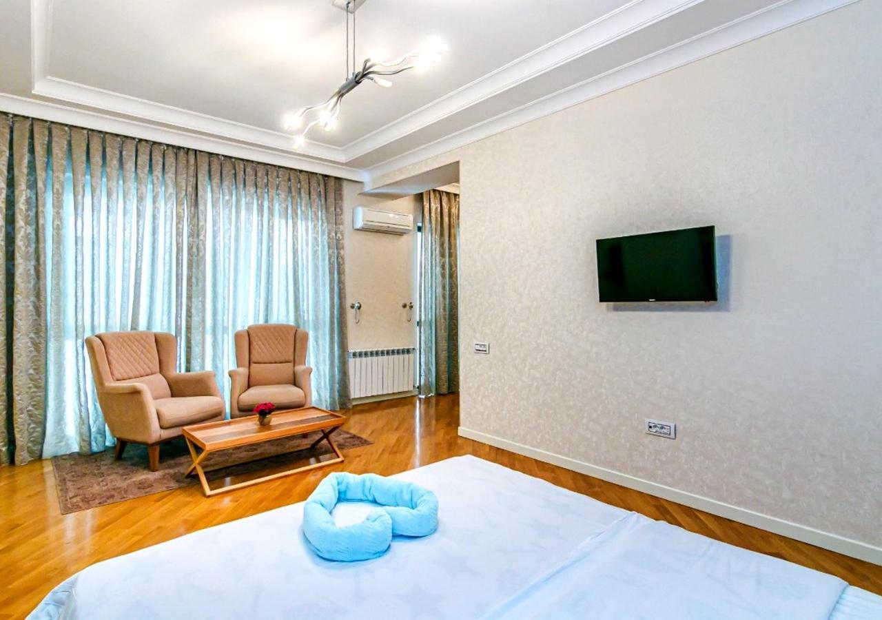 Modern Apartment by Rashida