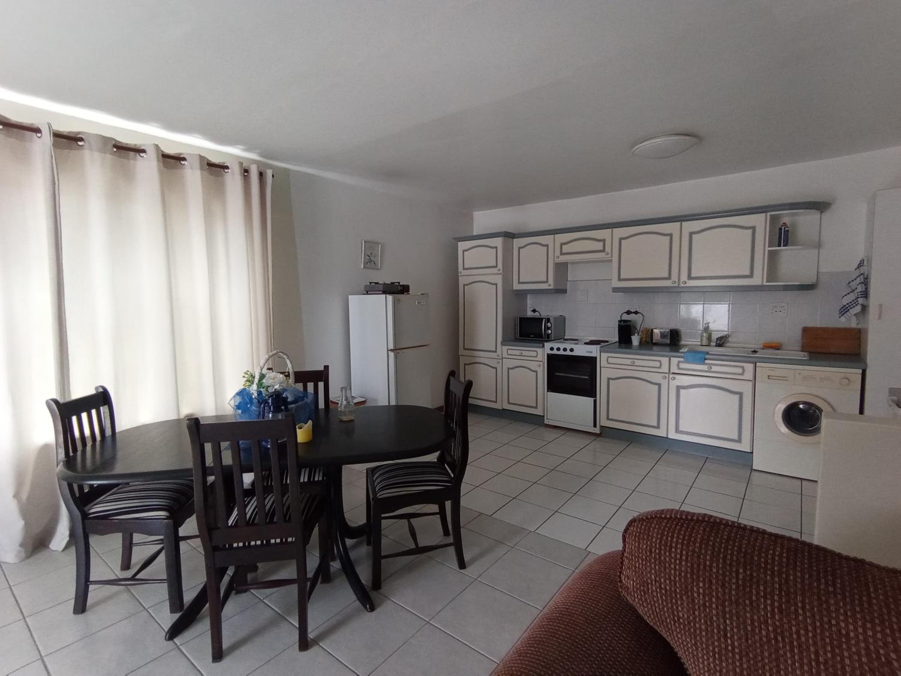 Lovely 2-Bedroom Accommodation in Paradise Beach