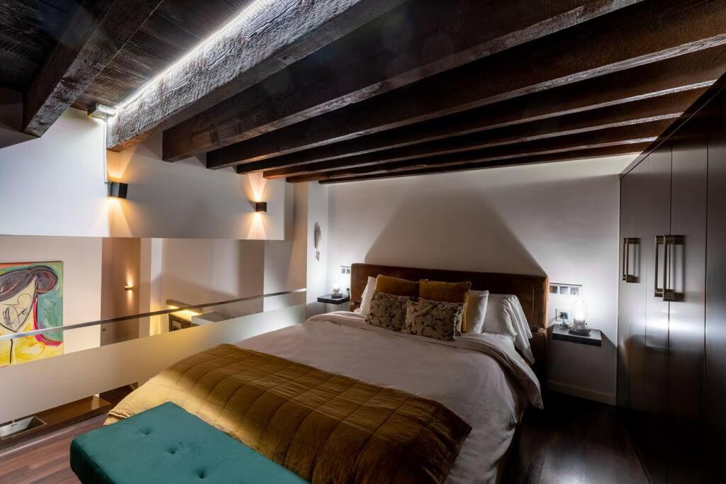 Fr26 Luxurious Apartment, 2 minutes from Cathedral view 5