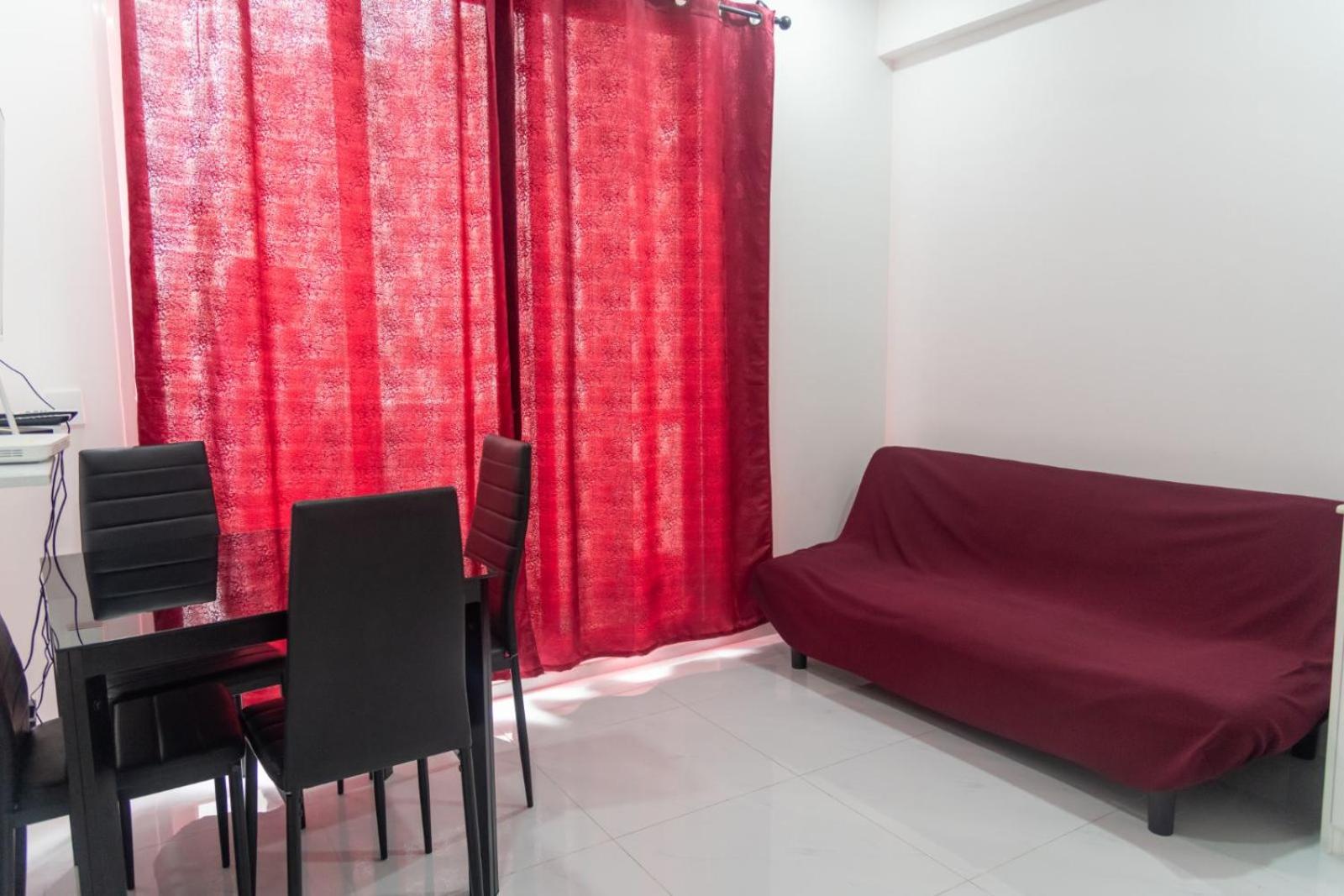 Resting View Maroon - One Bedroom Apartment