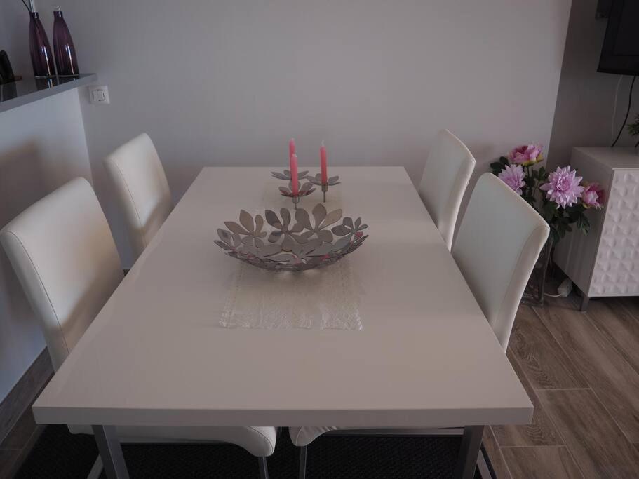 APARTAMENTO EN JARDINES DE CALAHONDA