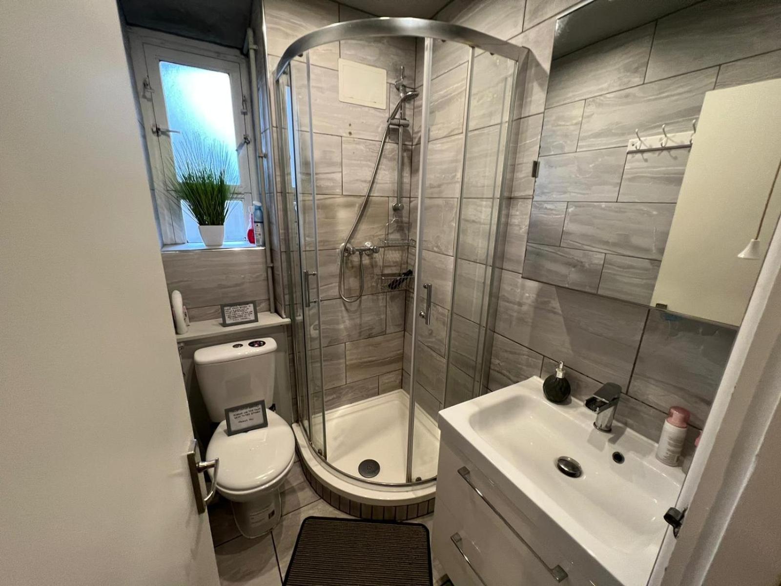 Holiday Properties Vauxhall Central Rooms