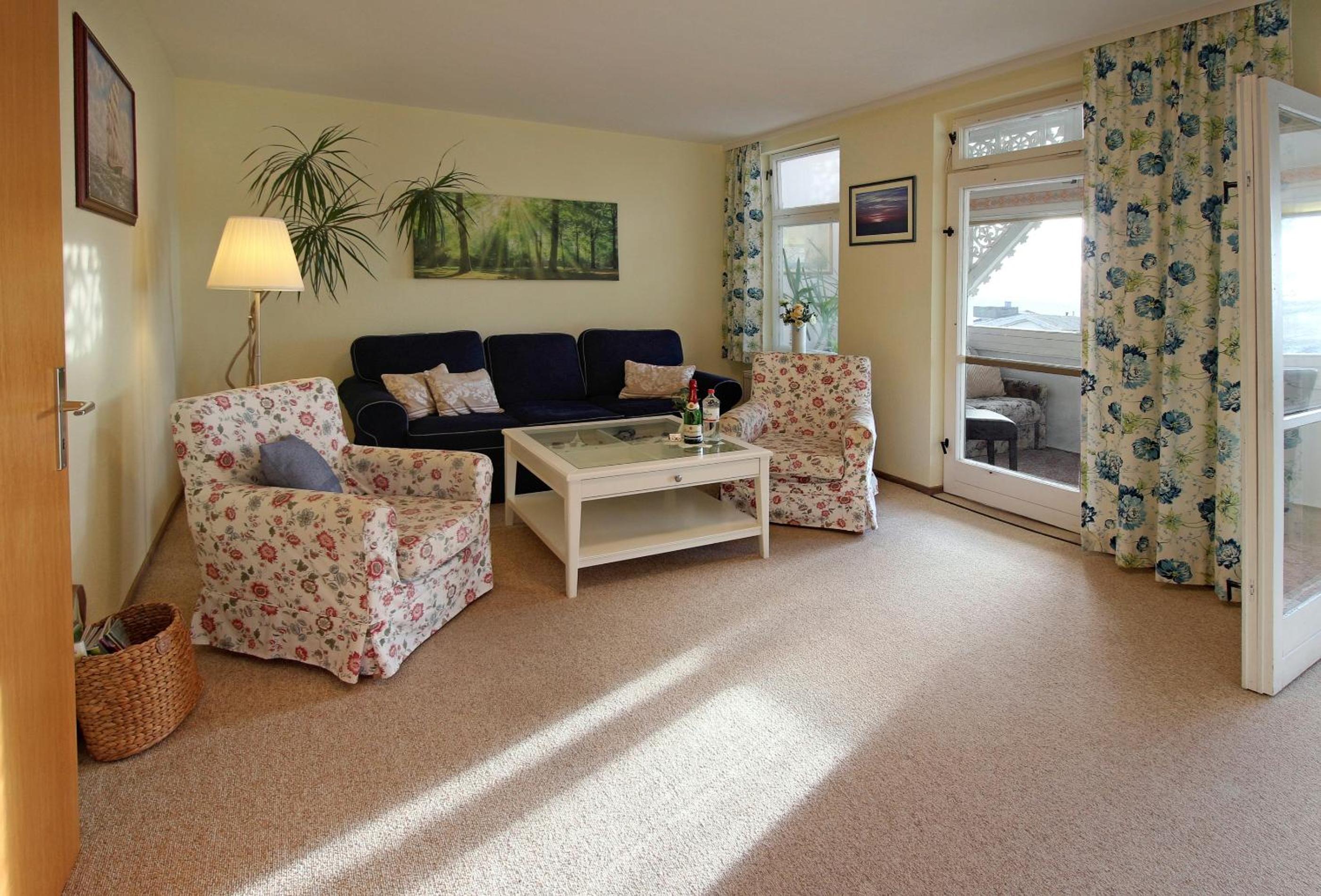 Villa Ostseelilie - Appartements mit Balkon und Meerblick