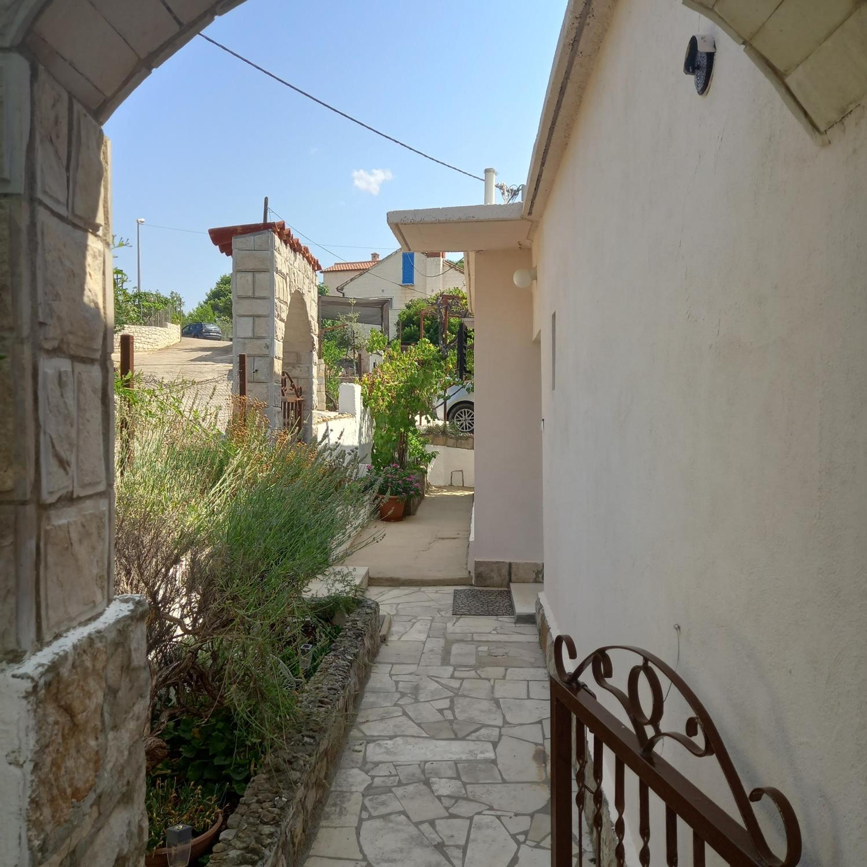 Photo 13