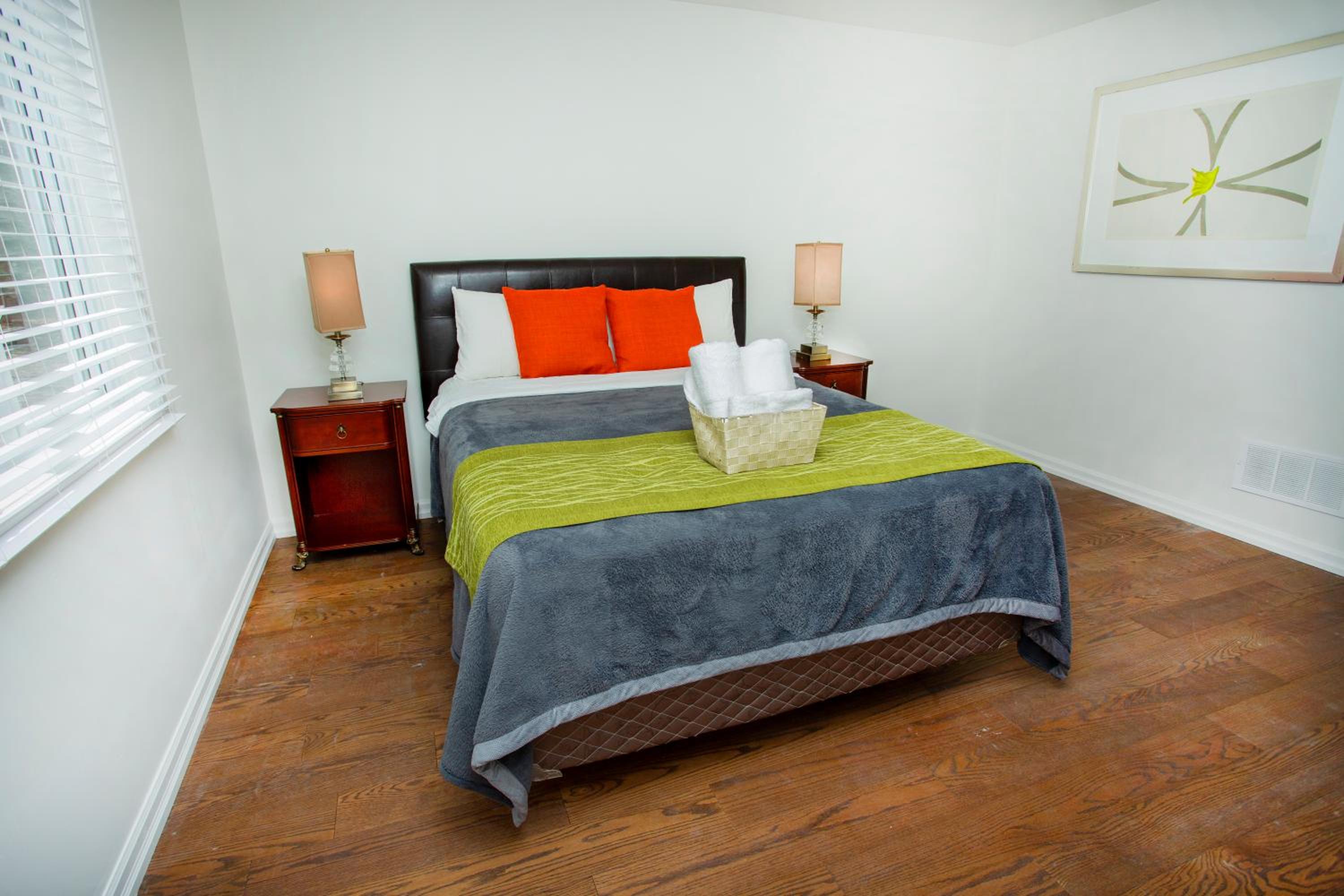 Mountain House in the Heart of Haliburton, Mins to Lake