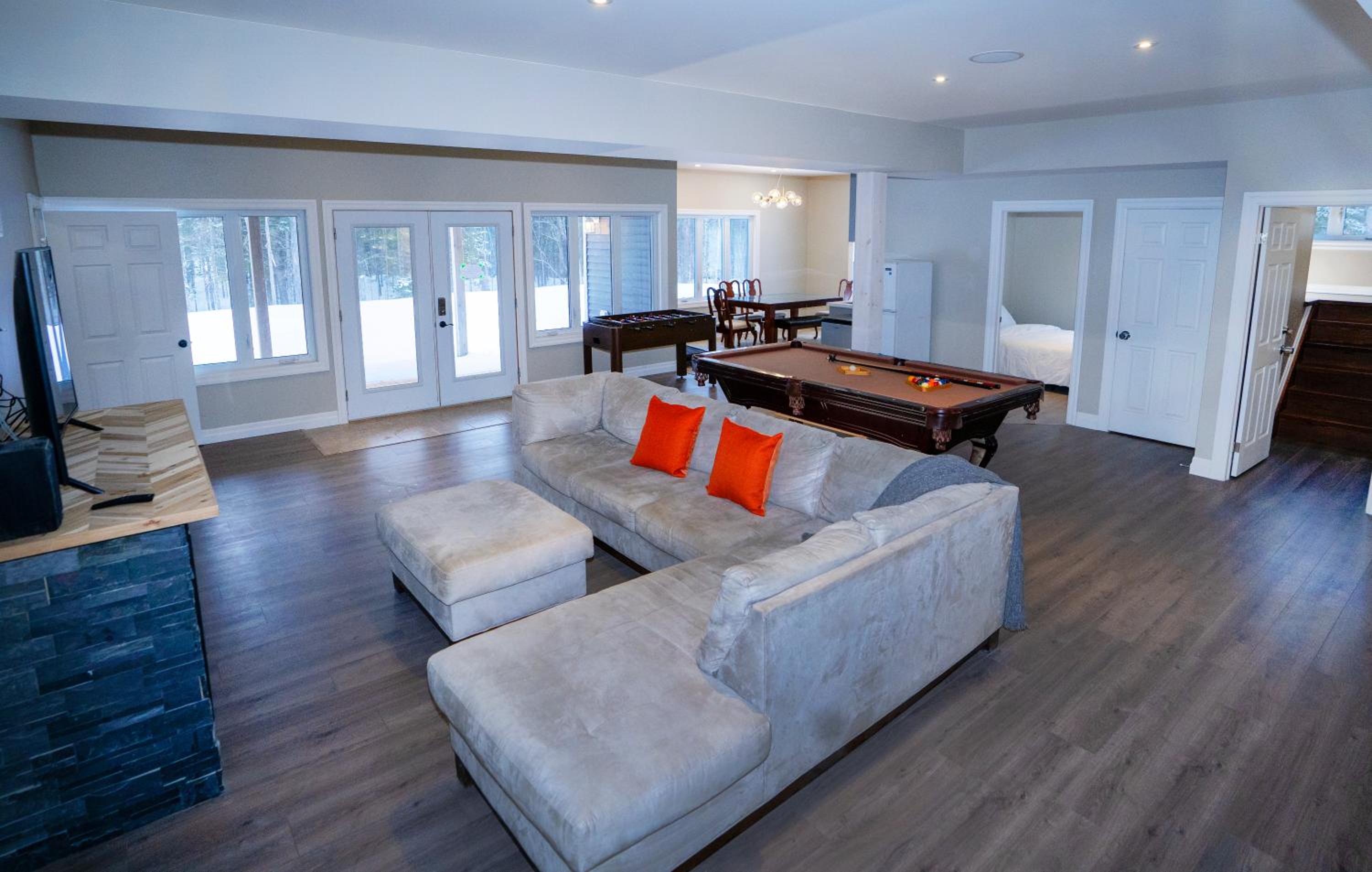 Mountain House in the Heart of Haliburton, Mins to Lake
