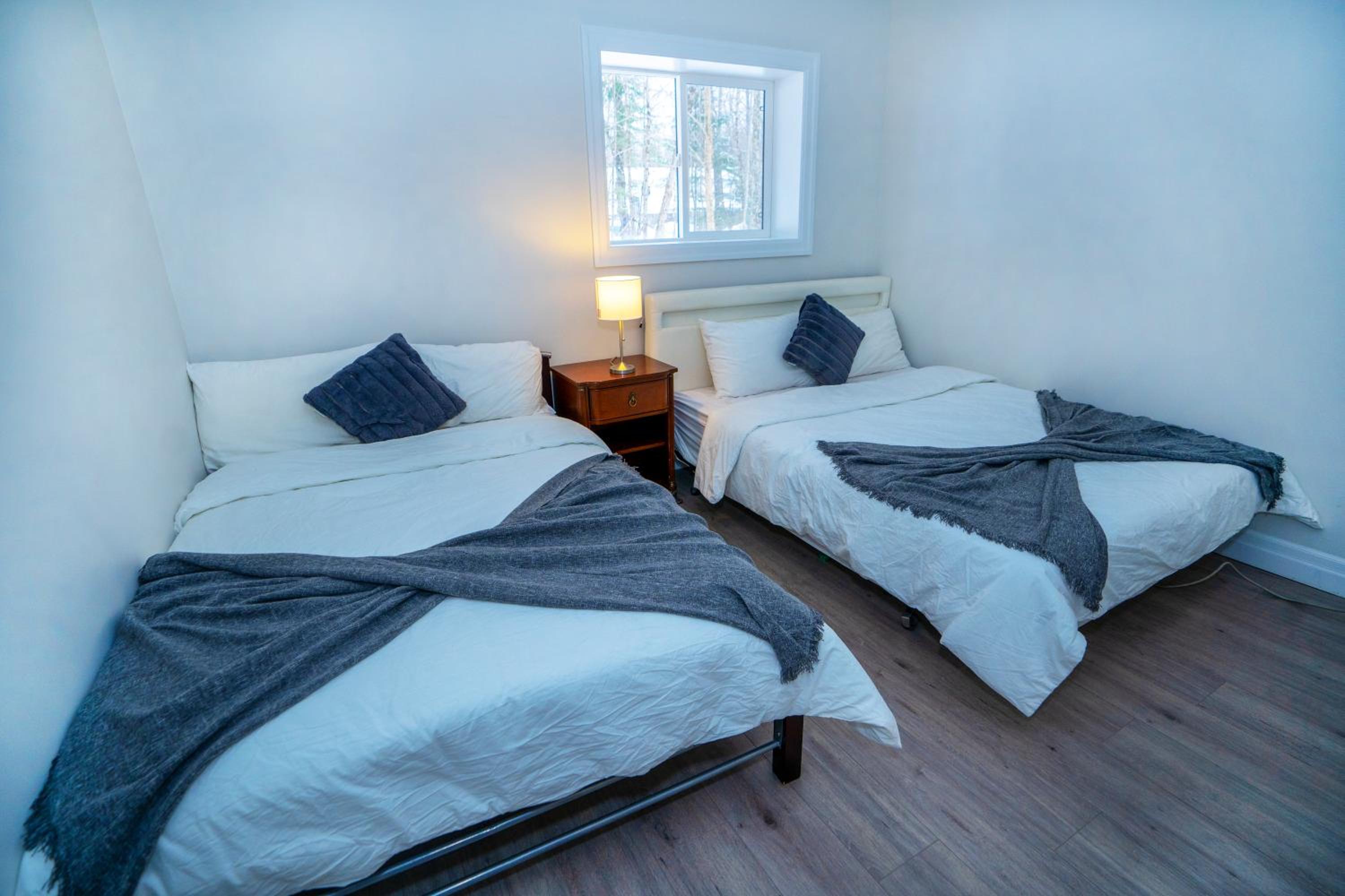 Mountain House in the Heart of Haliburton, Mins to Lake