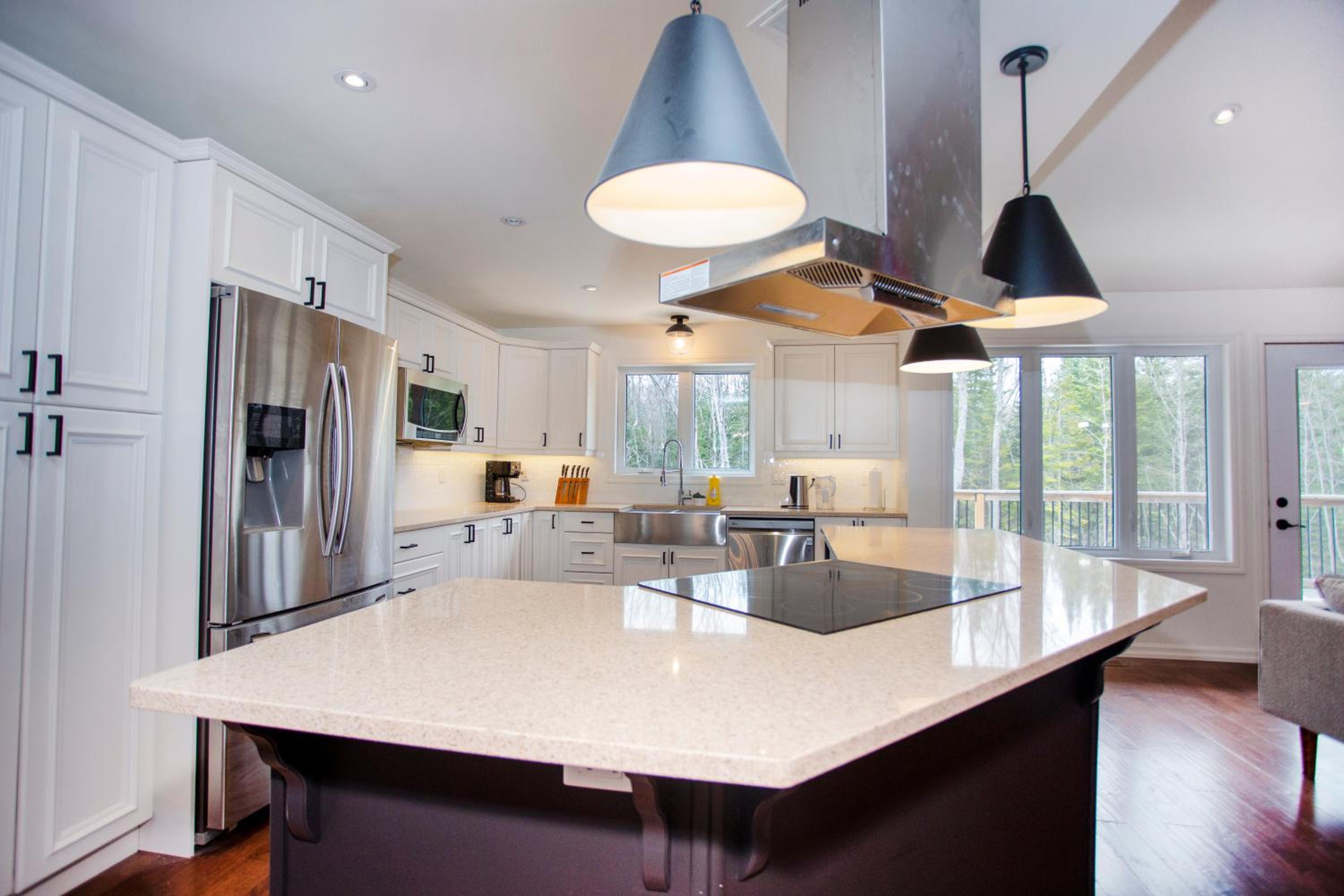 Mountain House in the Heart of Haliburton, Mins to Lake