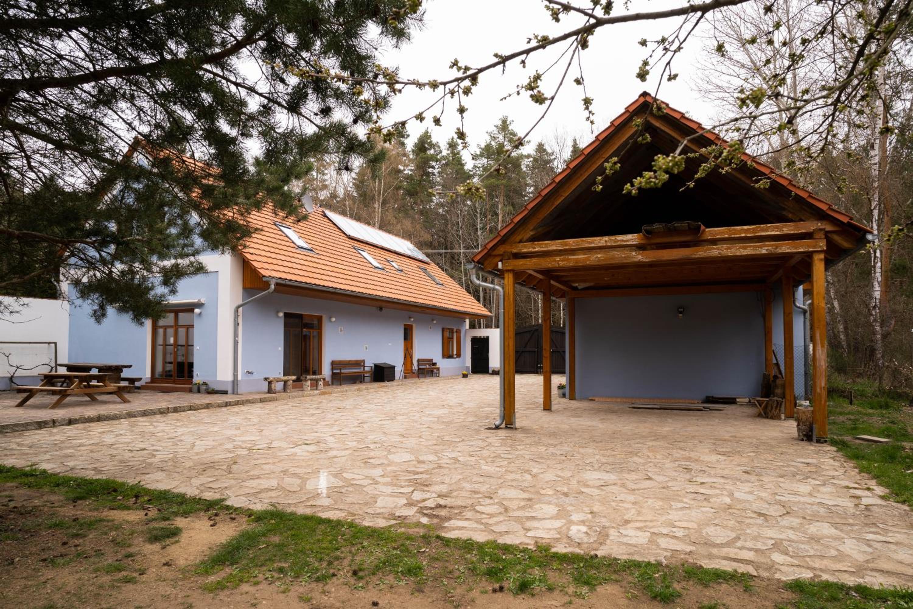 Penzion U hájovny u pískoven - Vlkov view 3