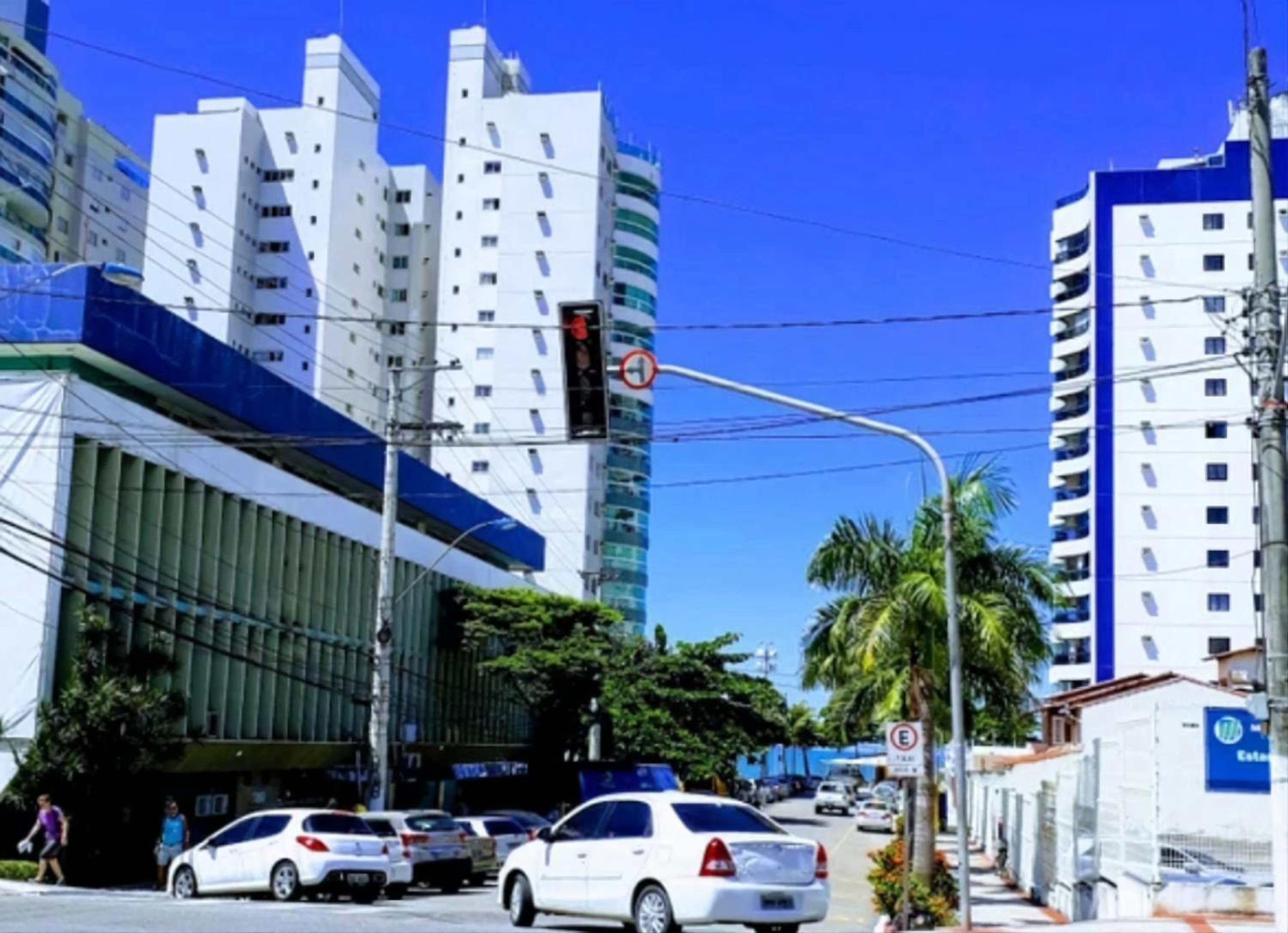 APARTAMENTO NA PRAIA DE ITAPARICA