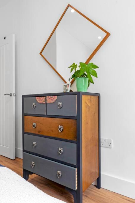 Cheerful Stays - Westend Cottage