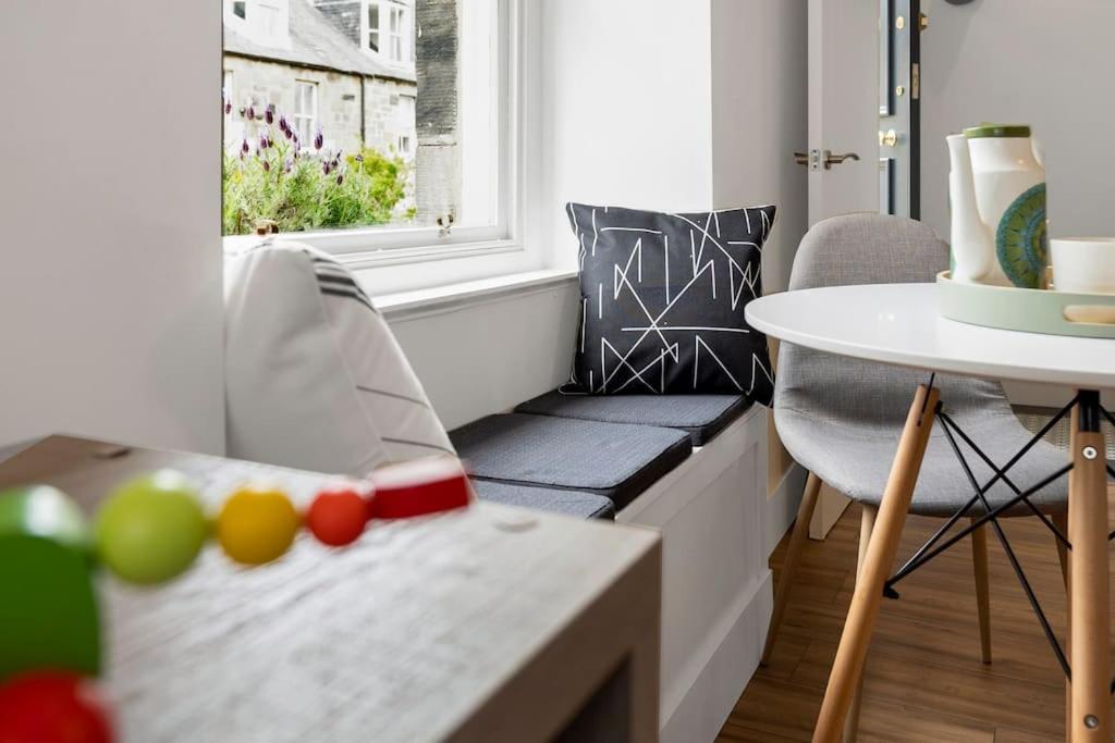 Cheerful Stays - Westend Cottage