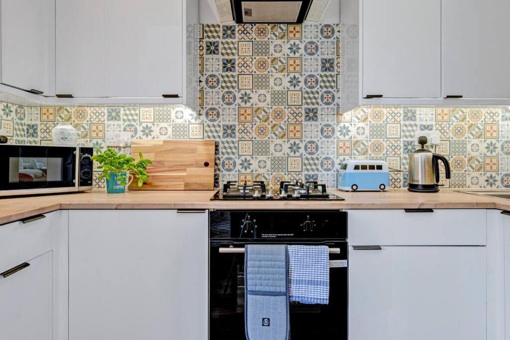 Cheerful Stays - Westend Cottage