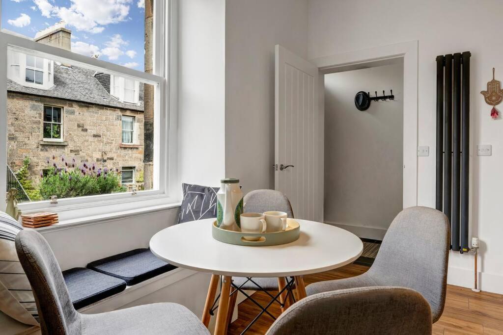 Cheerful Stays - Westend Cottage