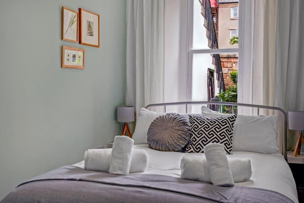 Cheerful Stays - Westend Cottage