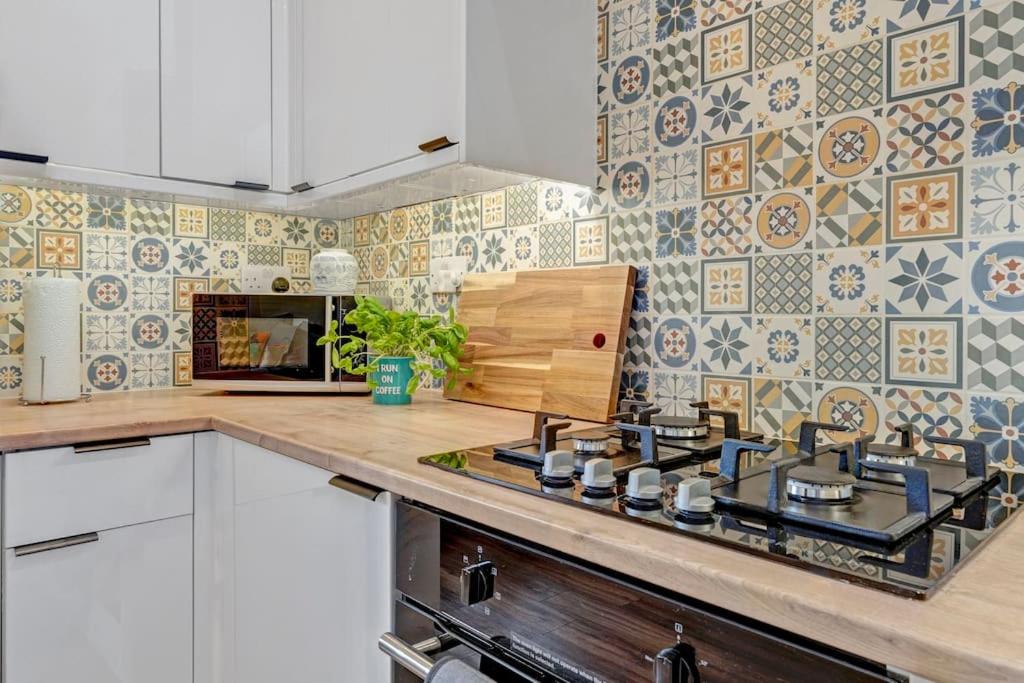 Cheerful Stays - Westend Cottage