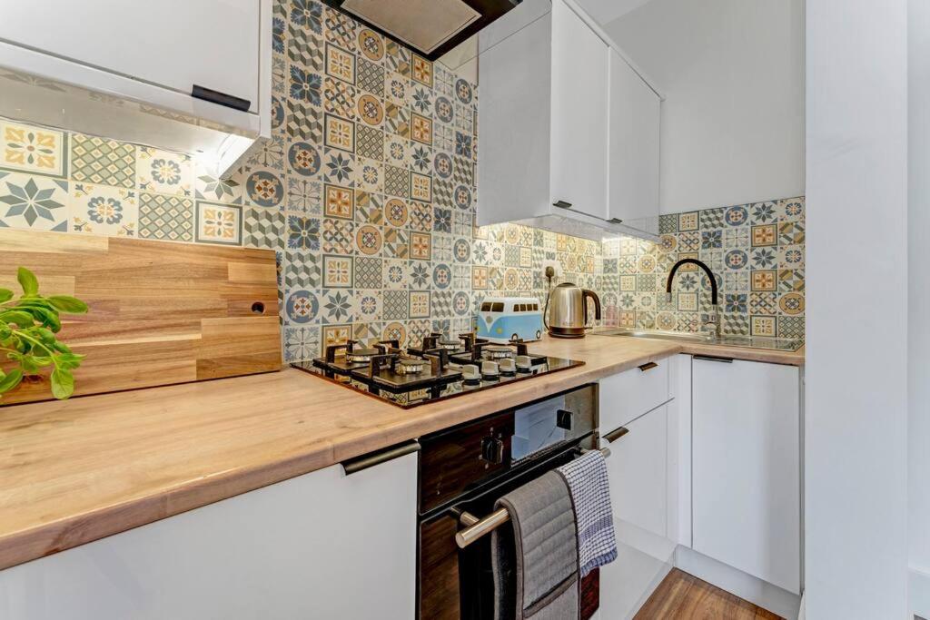 Cheerful Stays - Westend Cottage