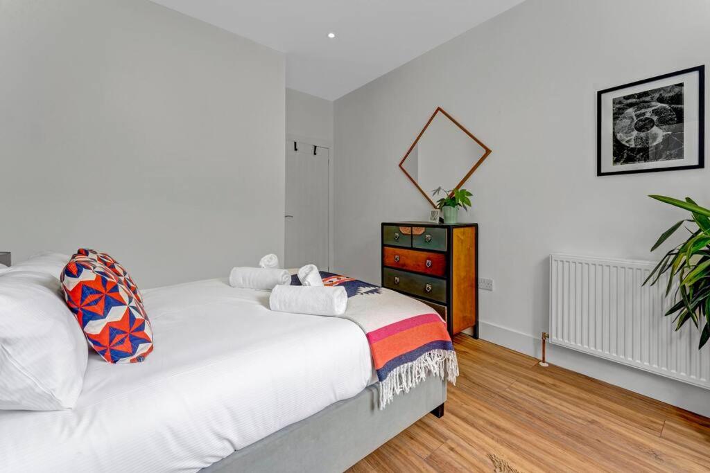 Cheerful Stays - Westend Cottage