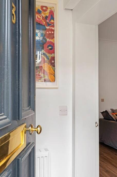 Cheerful Stays - Westend Cottage