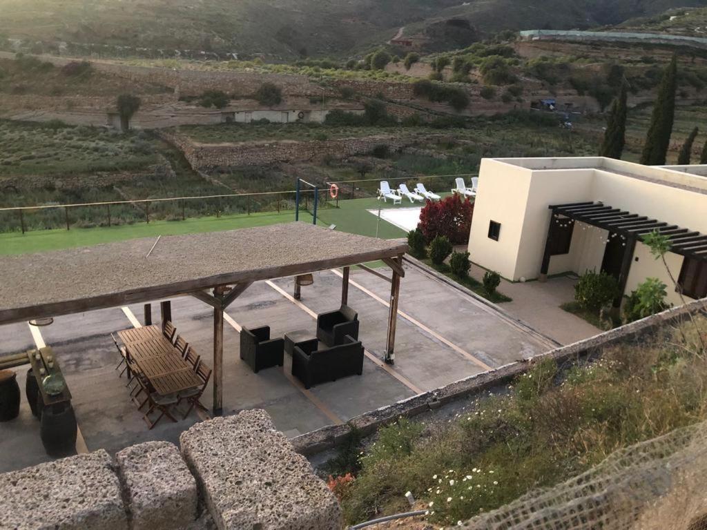 Country house with shared pool and views