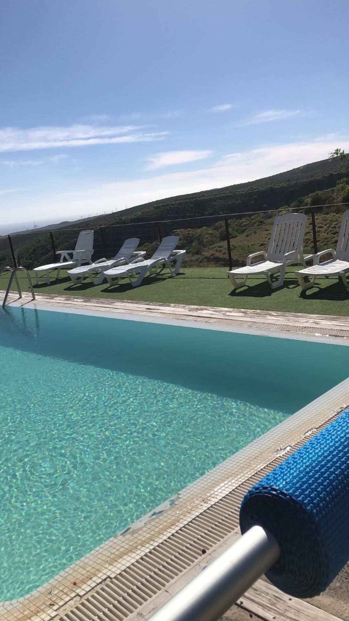 Country house with shared pool and views