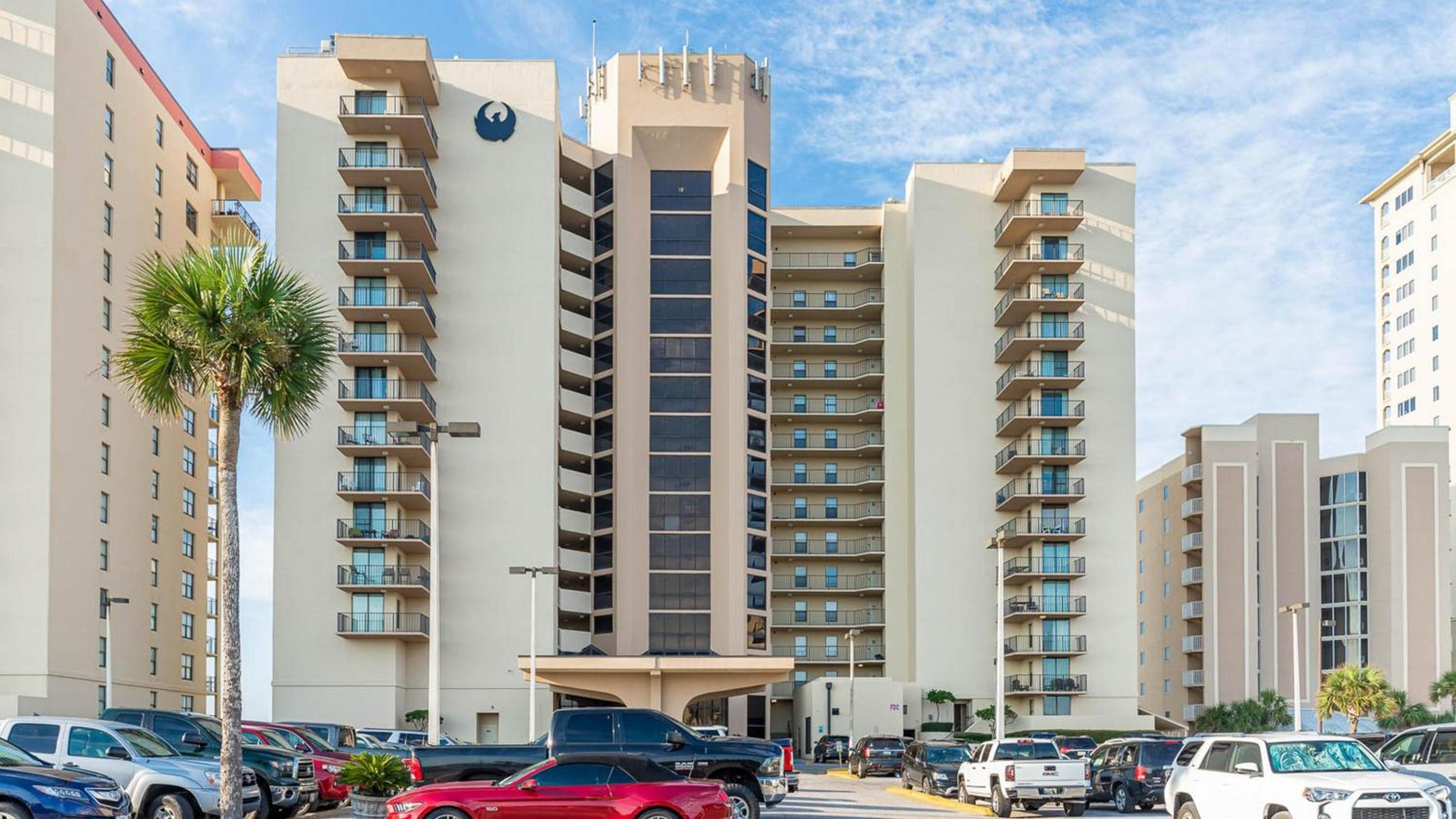 Hotel Phoenix I by Brett Robinson Vacations - Image 1