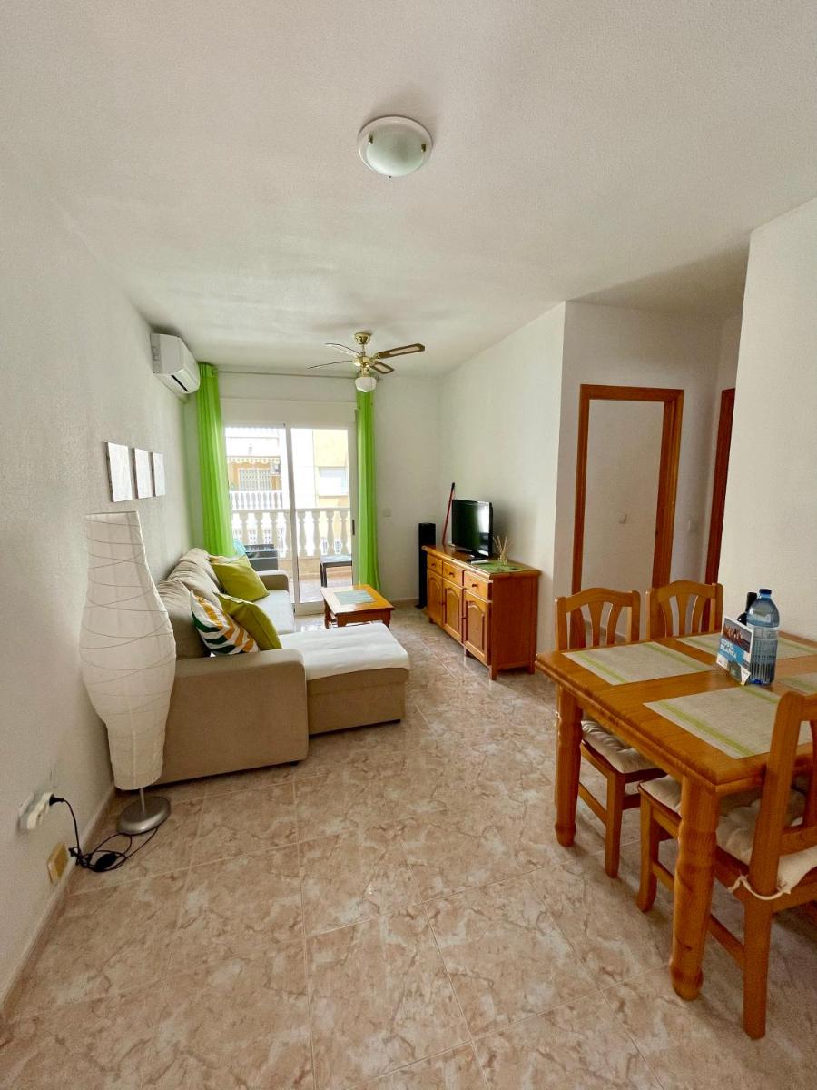 Sunny Green Apartment photo 2