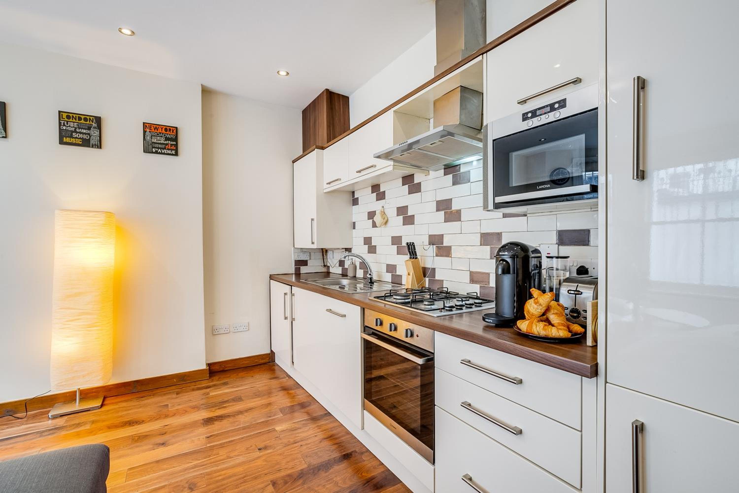 Entire Family Home - 2BD2BTH Central Earl's Court