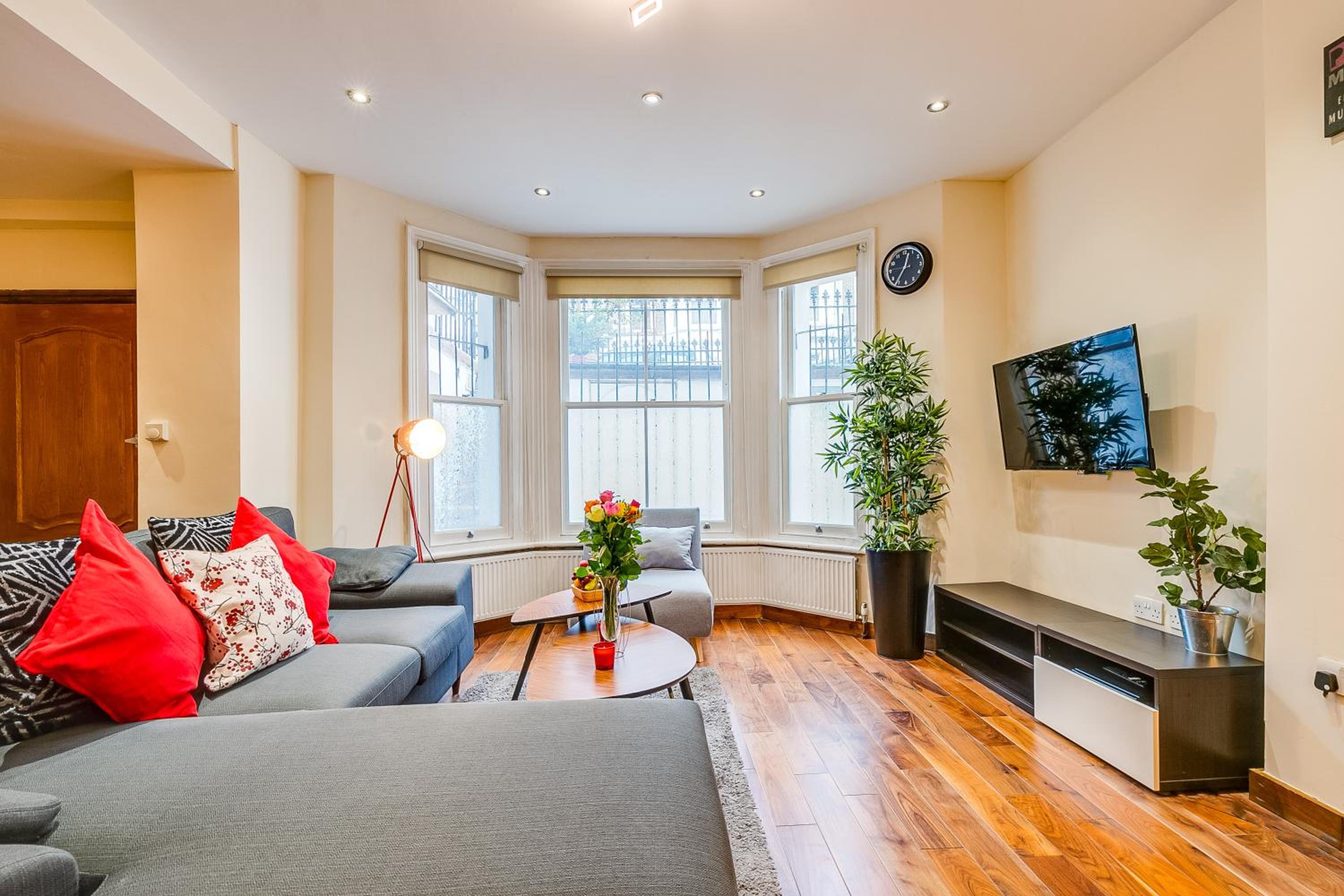 Entire Family Home - 2BD2BTH Central Earl's Court